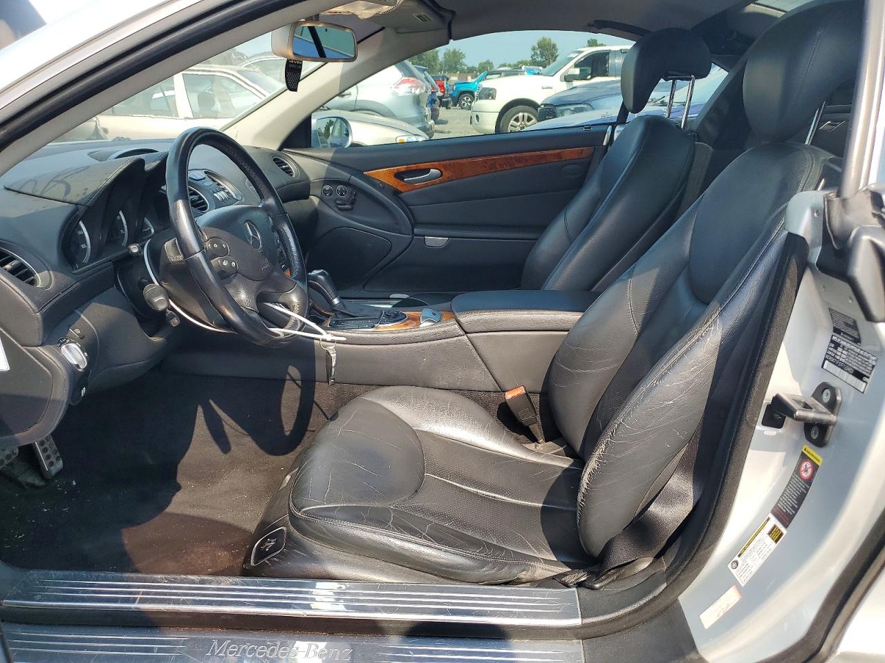 2007 Mercedes-benz Sl 550 Silver vin: WDBSK71F37F122453