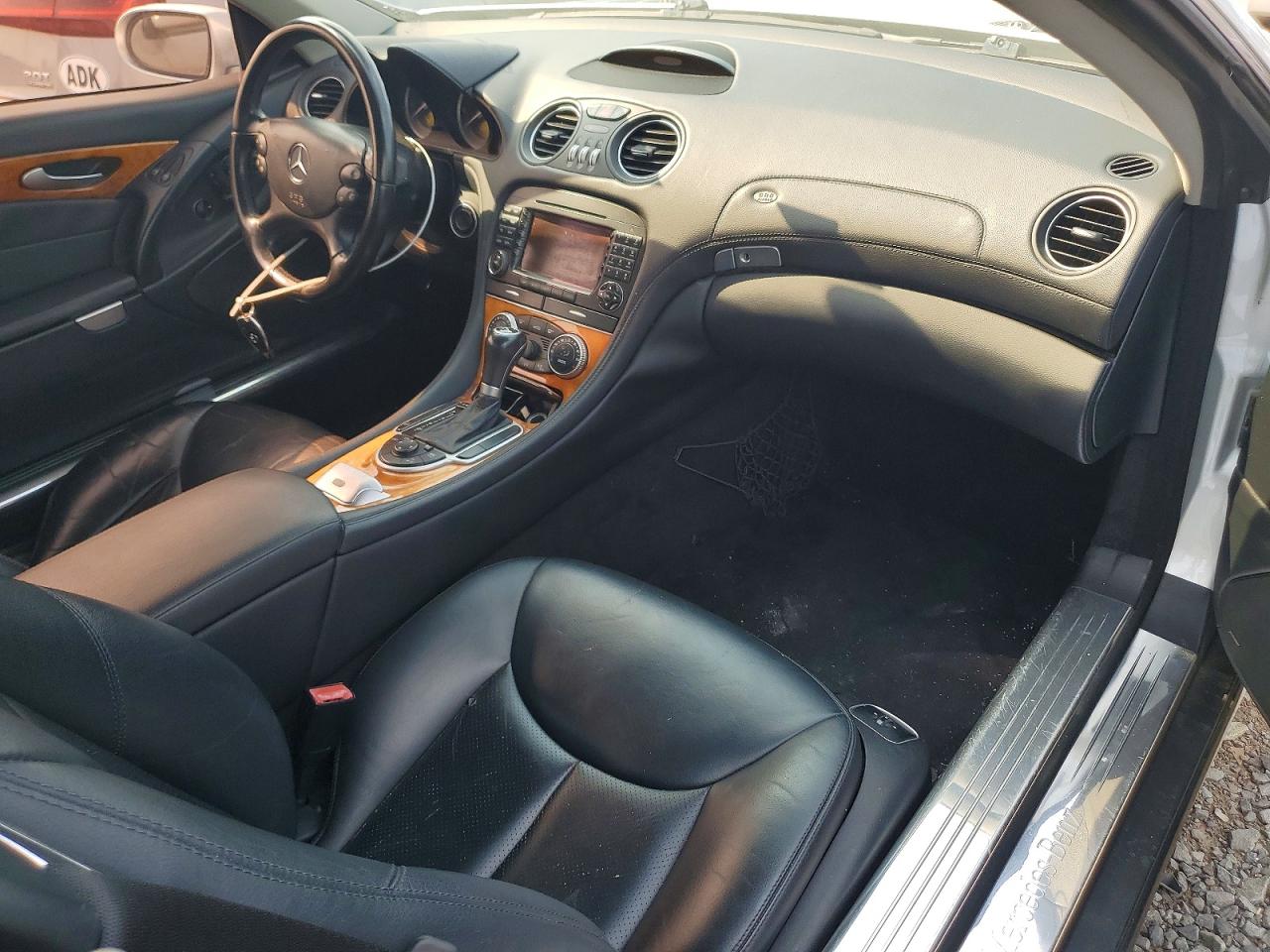 2007 Mercedes-benz Sl 550 Silver vin: WDBSK71F37F122453