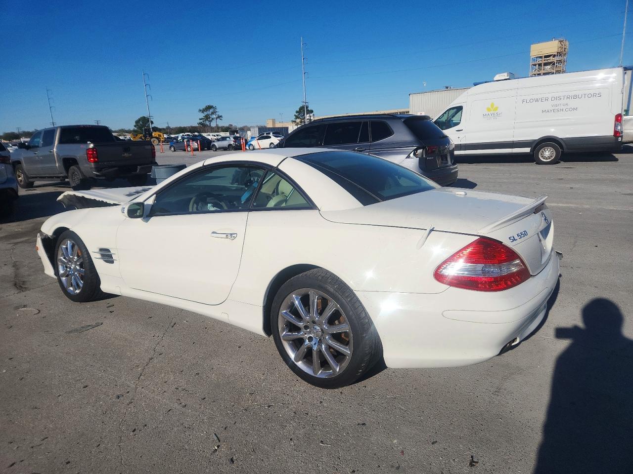 2007 Mercedes-benz Sl 550 White vin: WDBSK71F37F123215