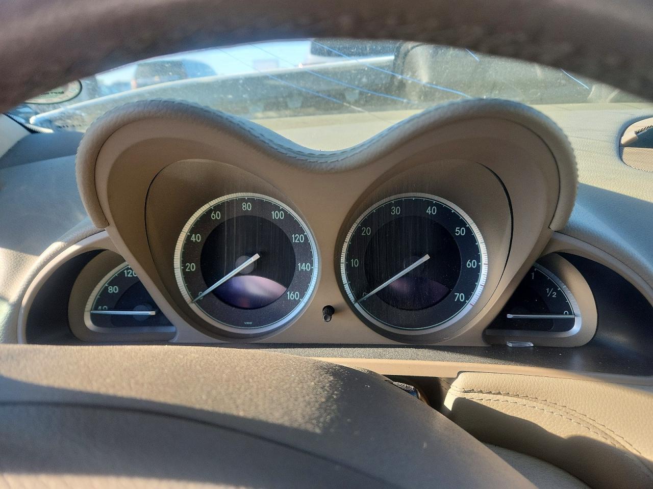 2007 Mercedes-benz Sl 550 White vin: WDBSK71F37F123215