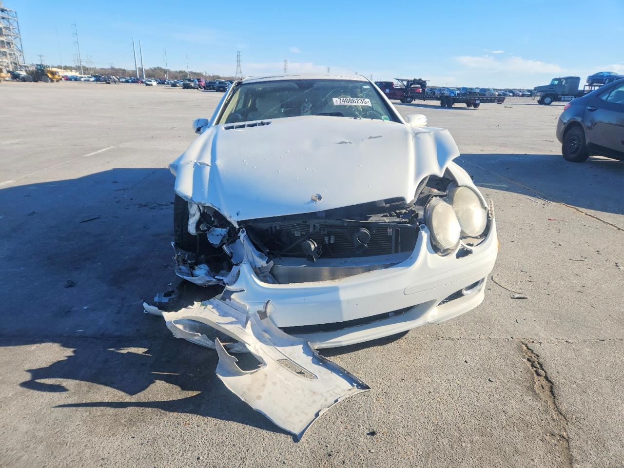 2007 Mercedes-benz Sl 550 White vin: WDBSK71F37F123215