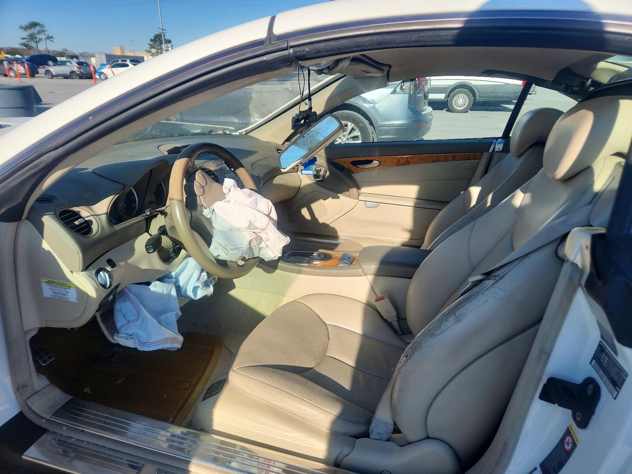 2007 Mercedes-benz Sl 550 White vin: WDBSK71F37F123215