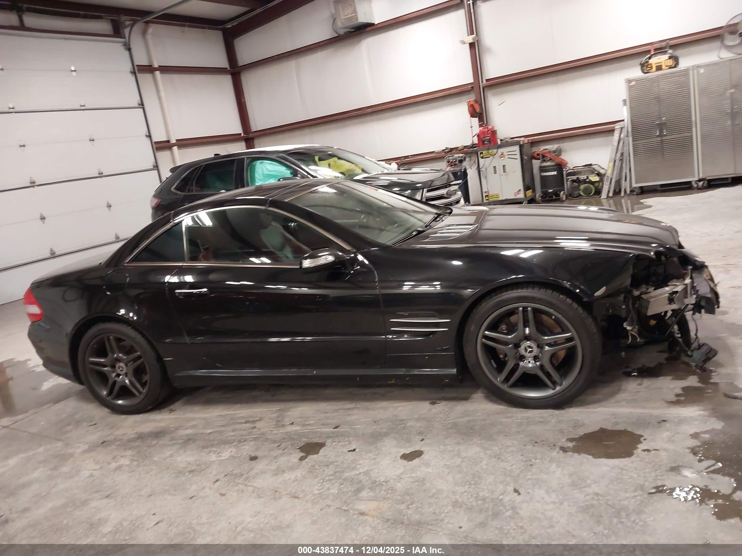 2007 Mercedes-benz Sl 550   Black vin: WDBSK71F37F126695
