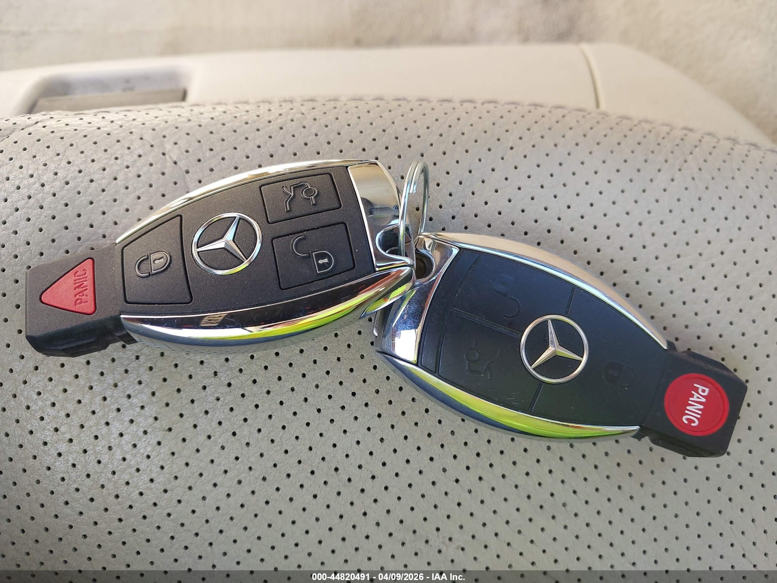 2007 Mercedes-benz Sl 550   White vin: WDBSK71F37F128706