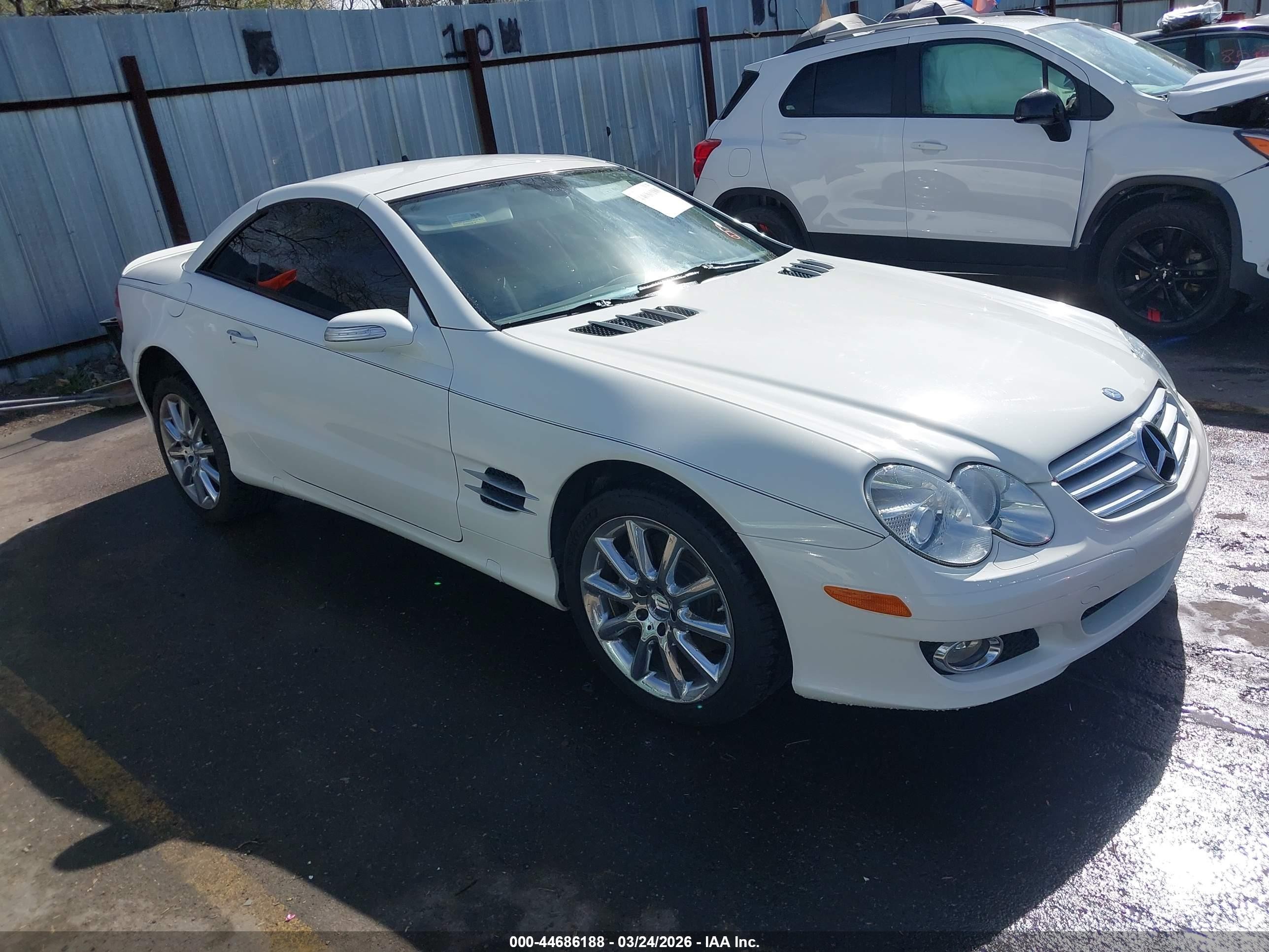 2007 Mercedes-benz Sl 550   Белый vin: WDBSK71F37F129371