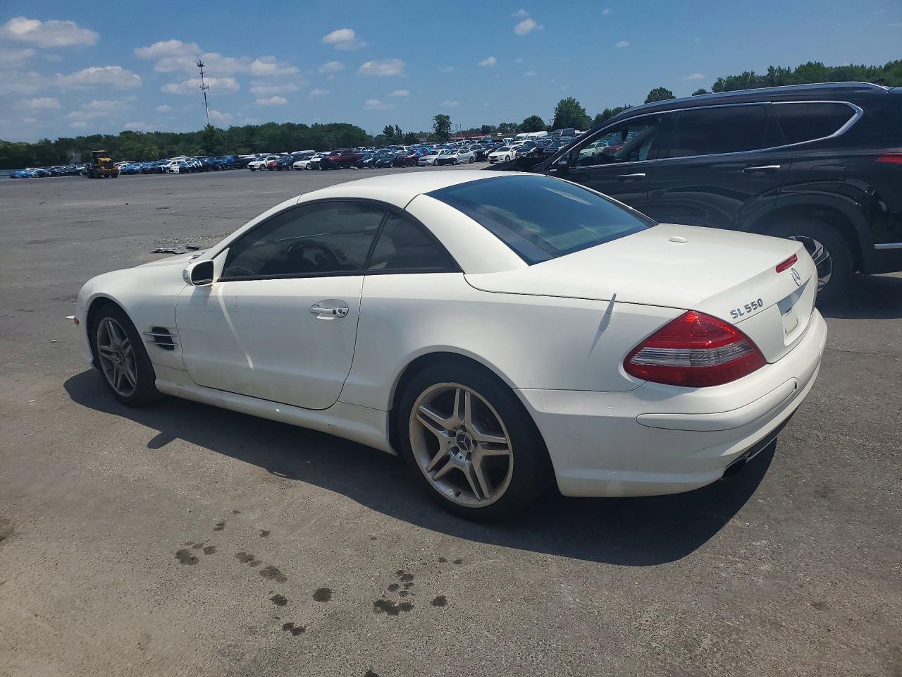 2007 Mercedes-benz Sl 550 White vin: WDBSK71F37F130133