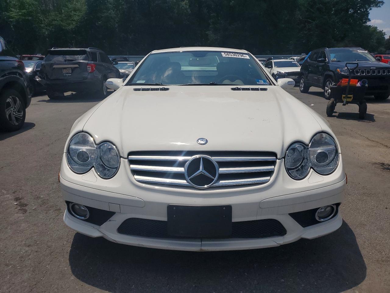 2007 Mercedes-benz Sl 550 White vin: WDBSK71F37F130133