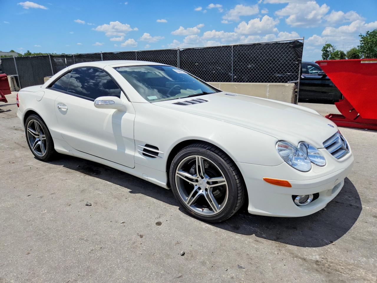 2007 Mercedes-benz Sl 550 White vin: WDBSK71F37F131024