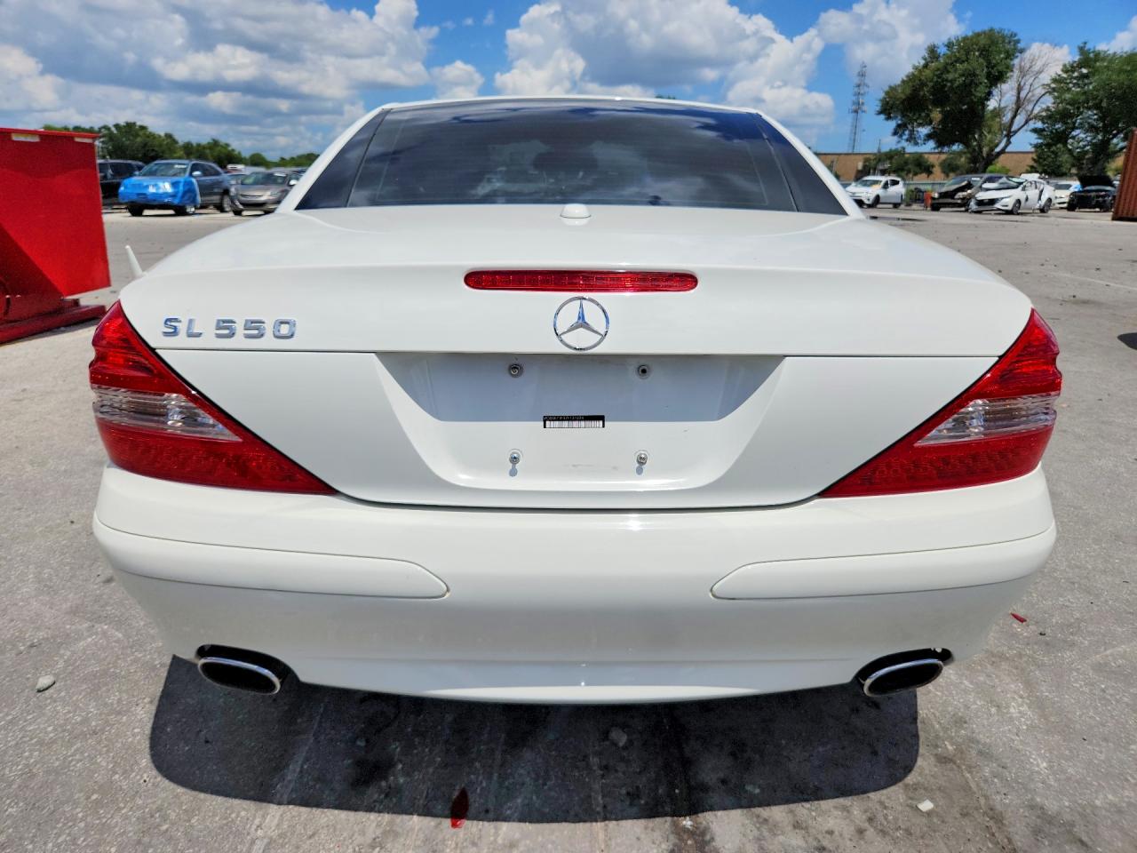 2007 Mercedes-benz Sl 550 White vin: WDBSK71F37F131024
