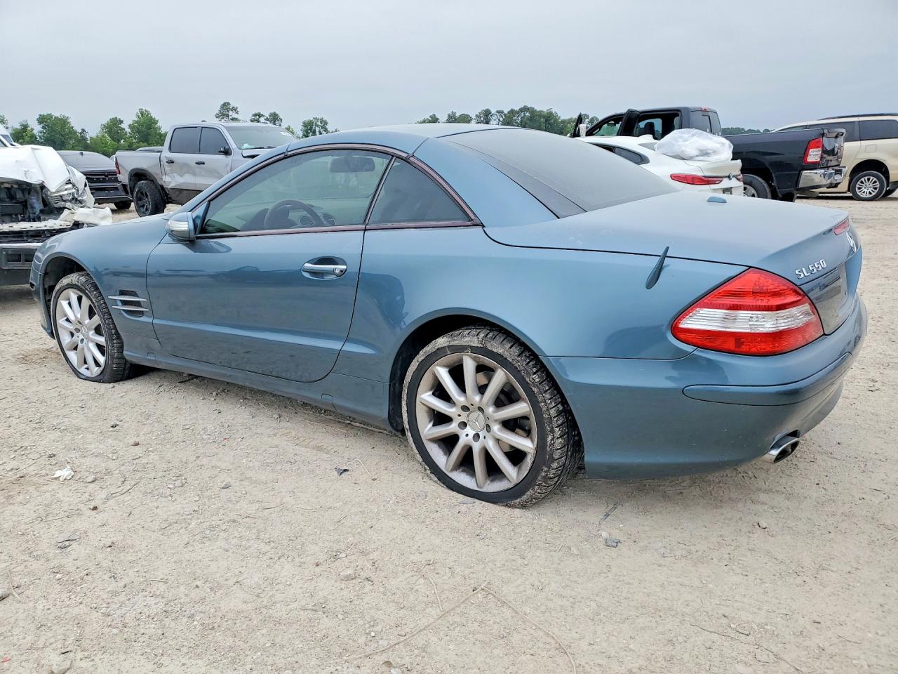 2007 Mercedes-benz Sl 550 Blue vin: WDBSK71F37F132741