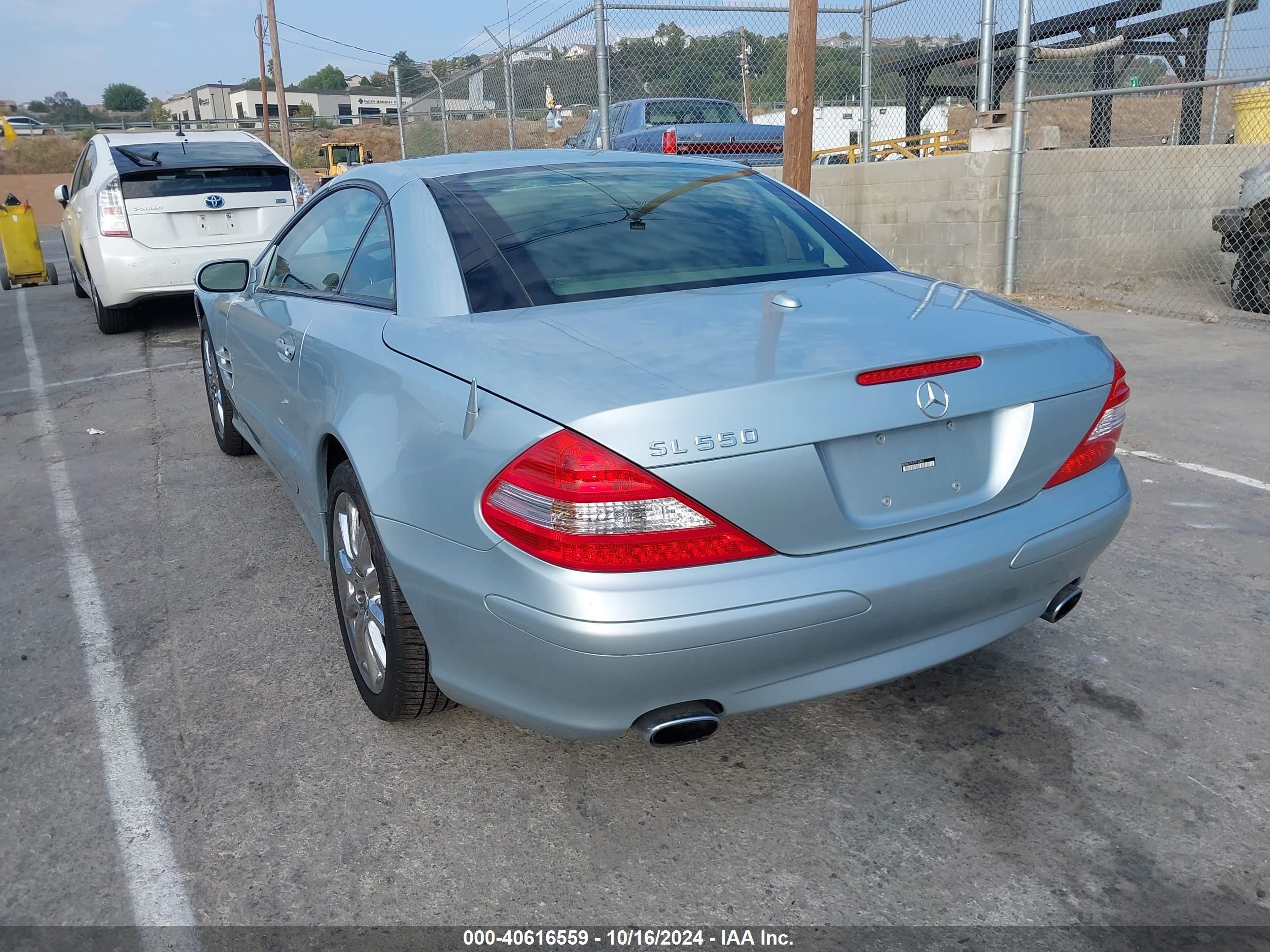 2007 Mercedes-benz Sl 550   Blue vin: WDBSK71F37F132867
