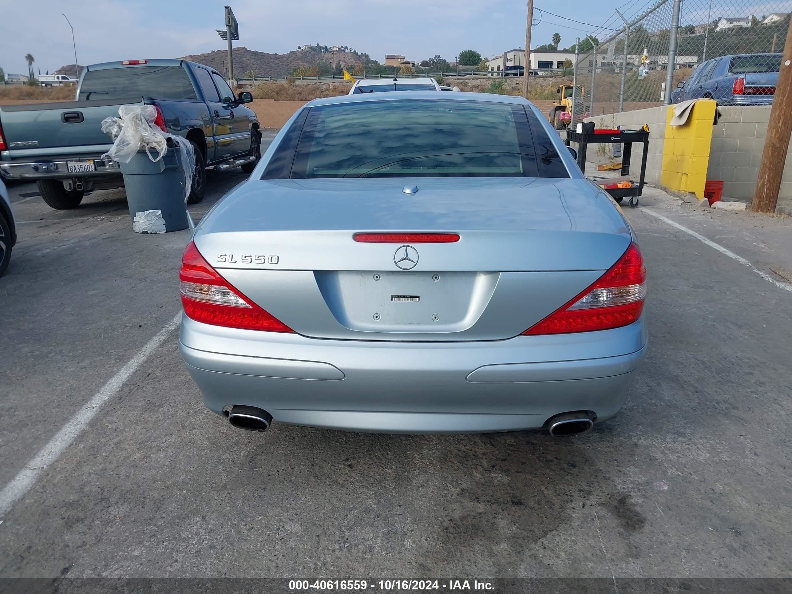 2007 Mercedes-benz Sl 550   Blue vin: WDBSK71F37F132867