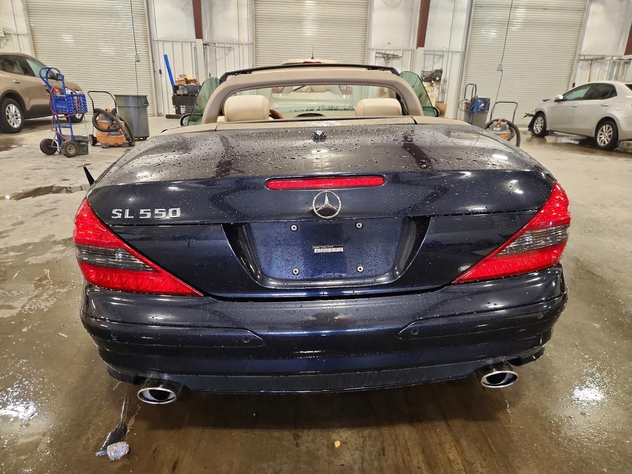 2008 Mercedes-benz Sl 550 Blue vin: WDBSK71F38F141599