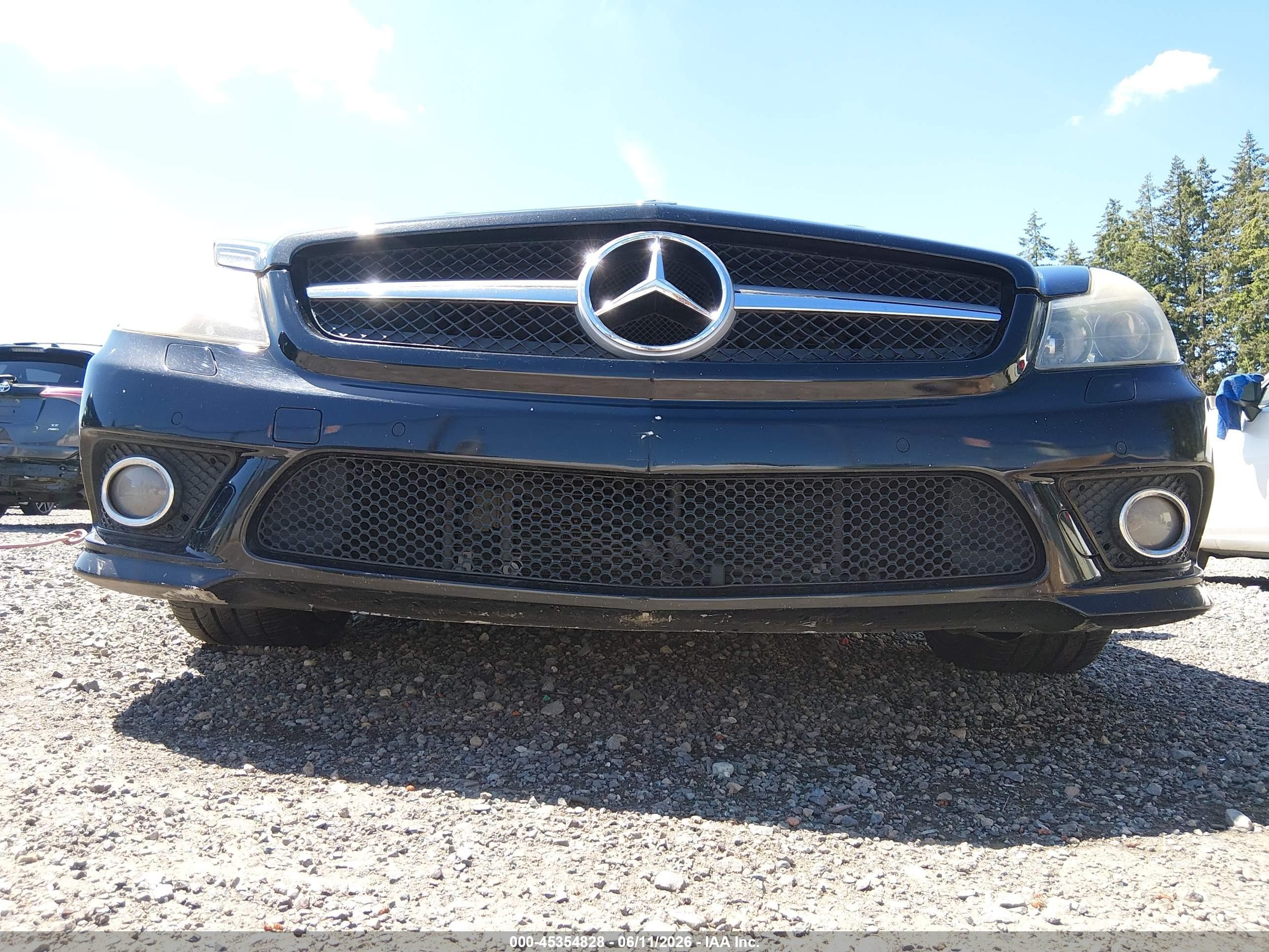 2009 Mercedes-benz Sl 550   Black vin: WDBSK71F39F152975
