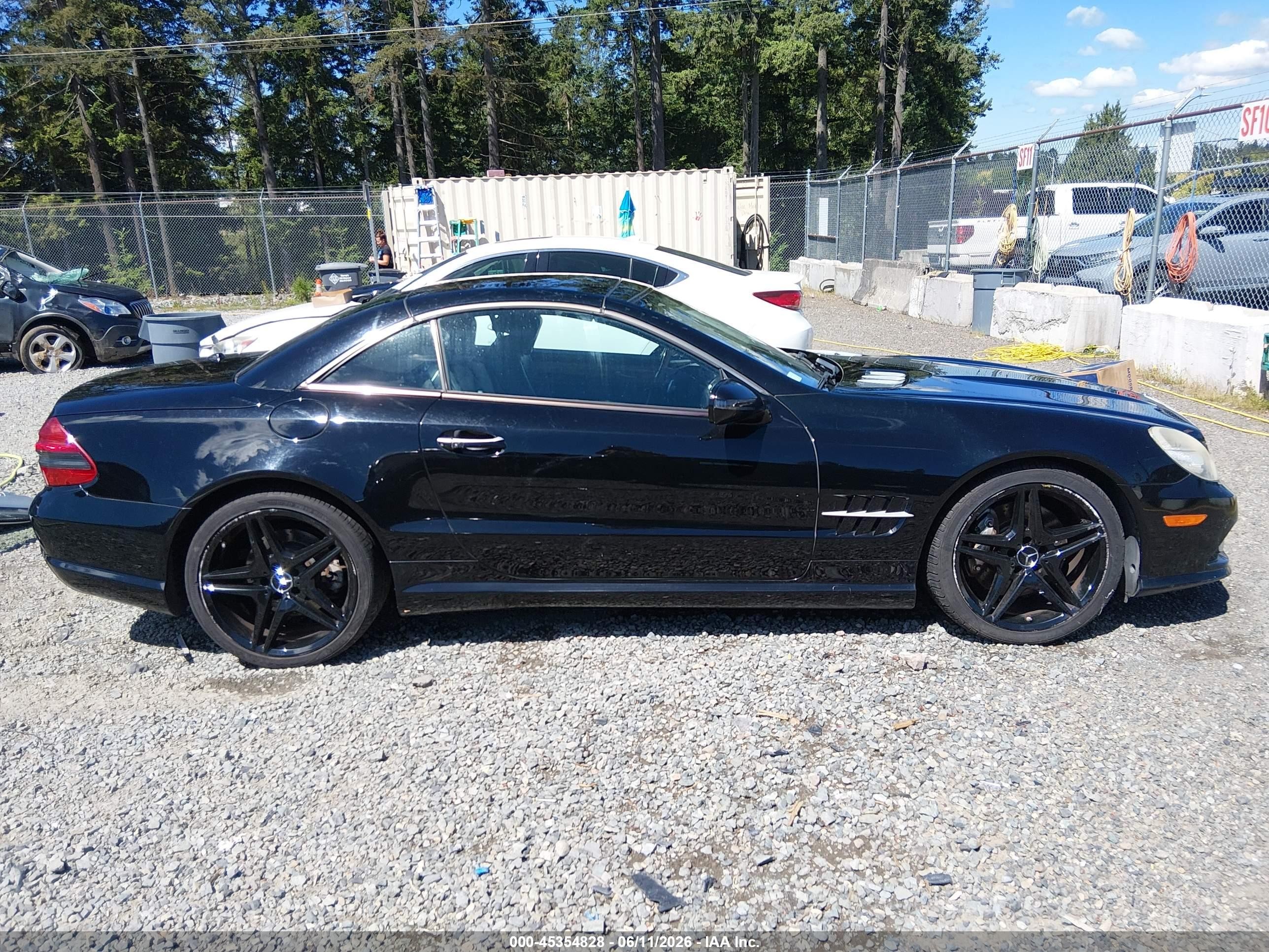 2009 Mercedes-benz Sl 550   Black vin: WDBSK71F39F152975