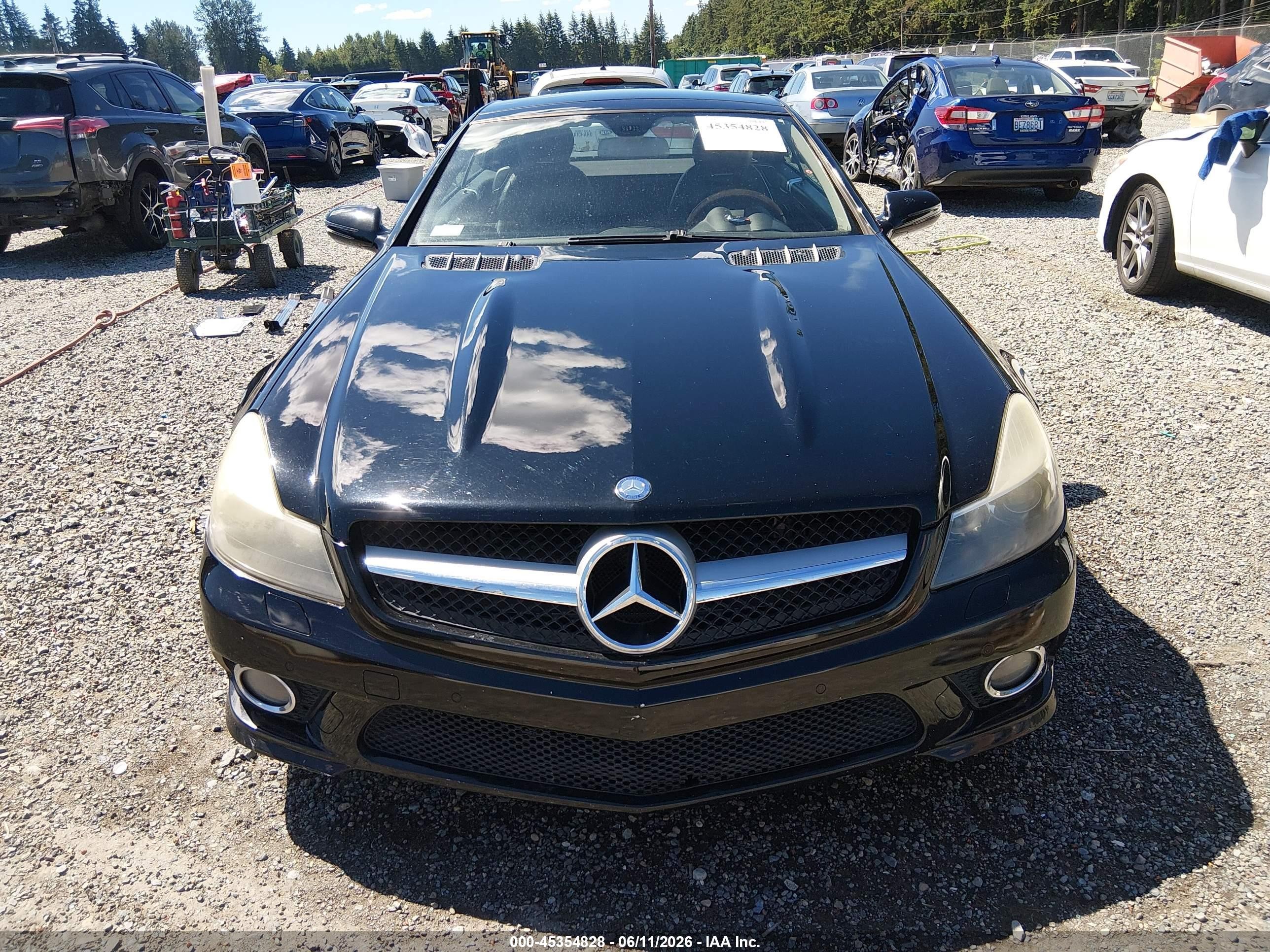 2009 Mercedes-benz Sl 550   Black vin: WDBSK71F39F152975