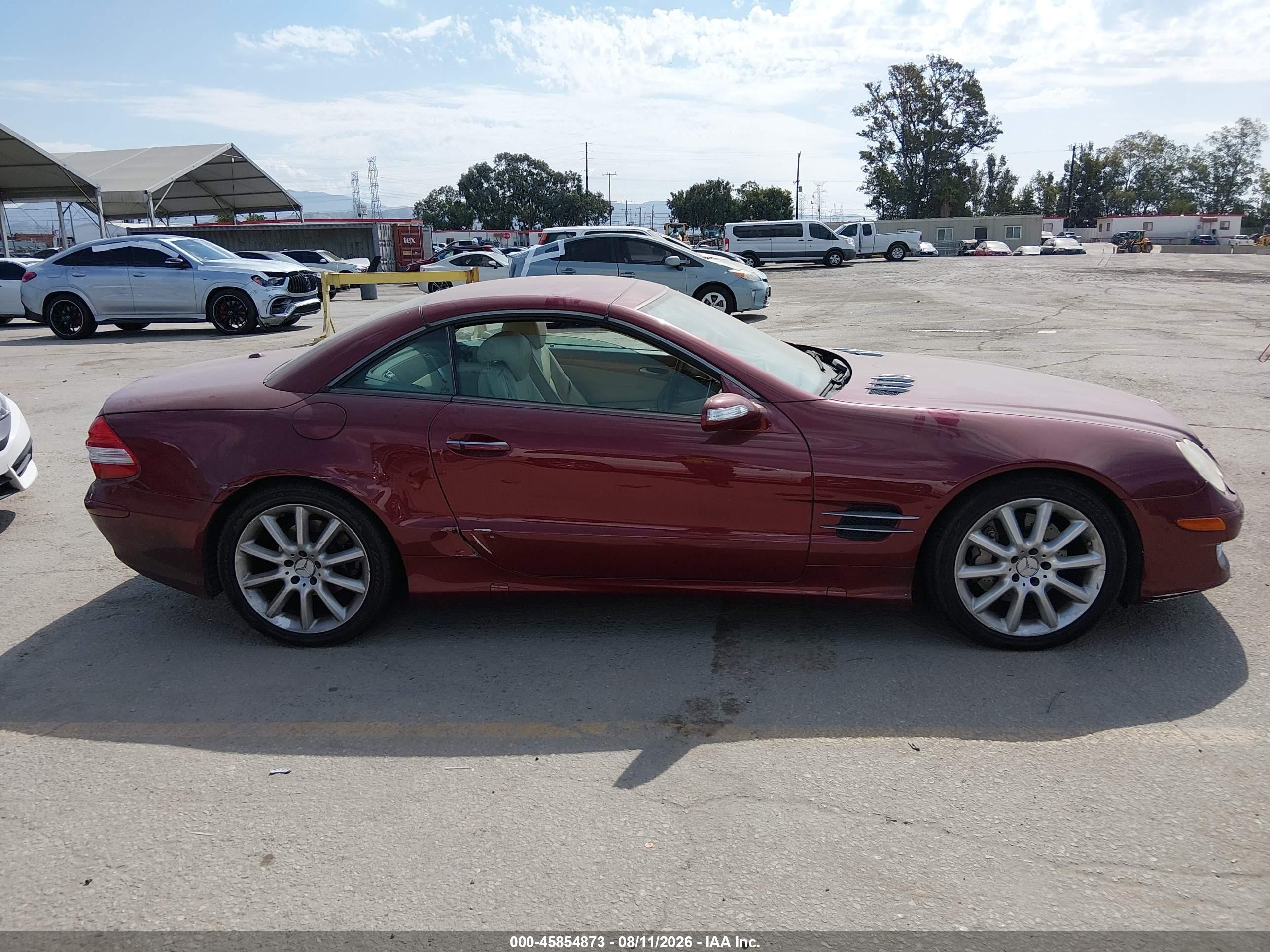 2007 Mercedes-benz Sl 550   Maroon vin: WDBSK71F47F129542