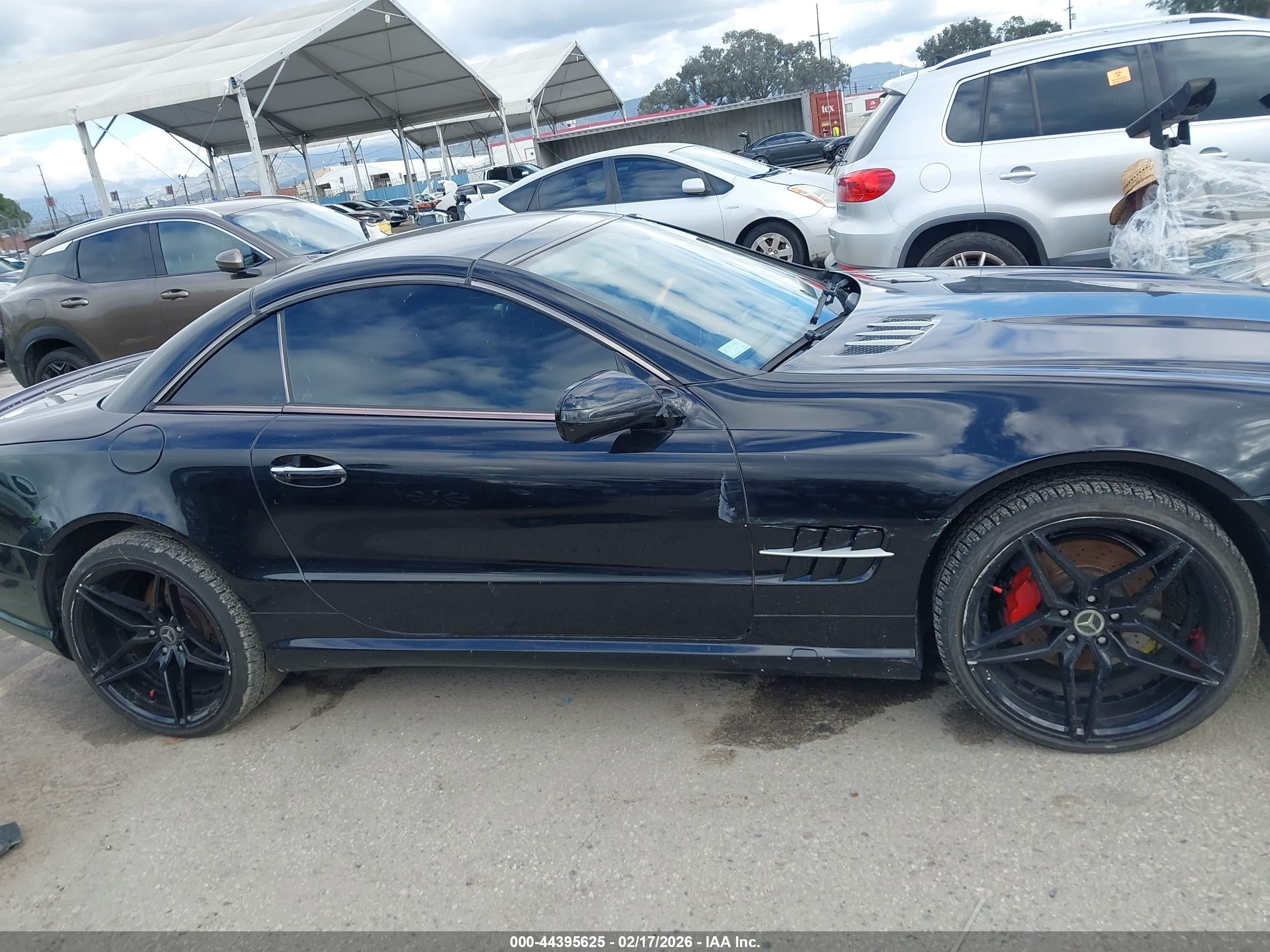2009 Mercedes-benz Sl 550   Black vin: WDBSK71F49F142309