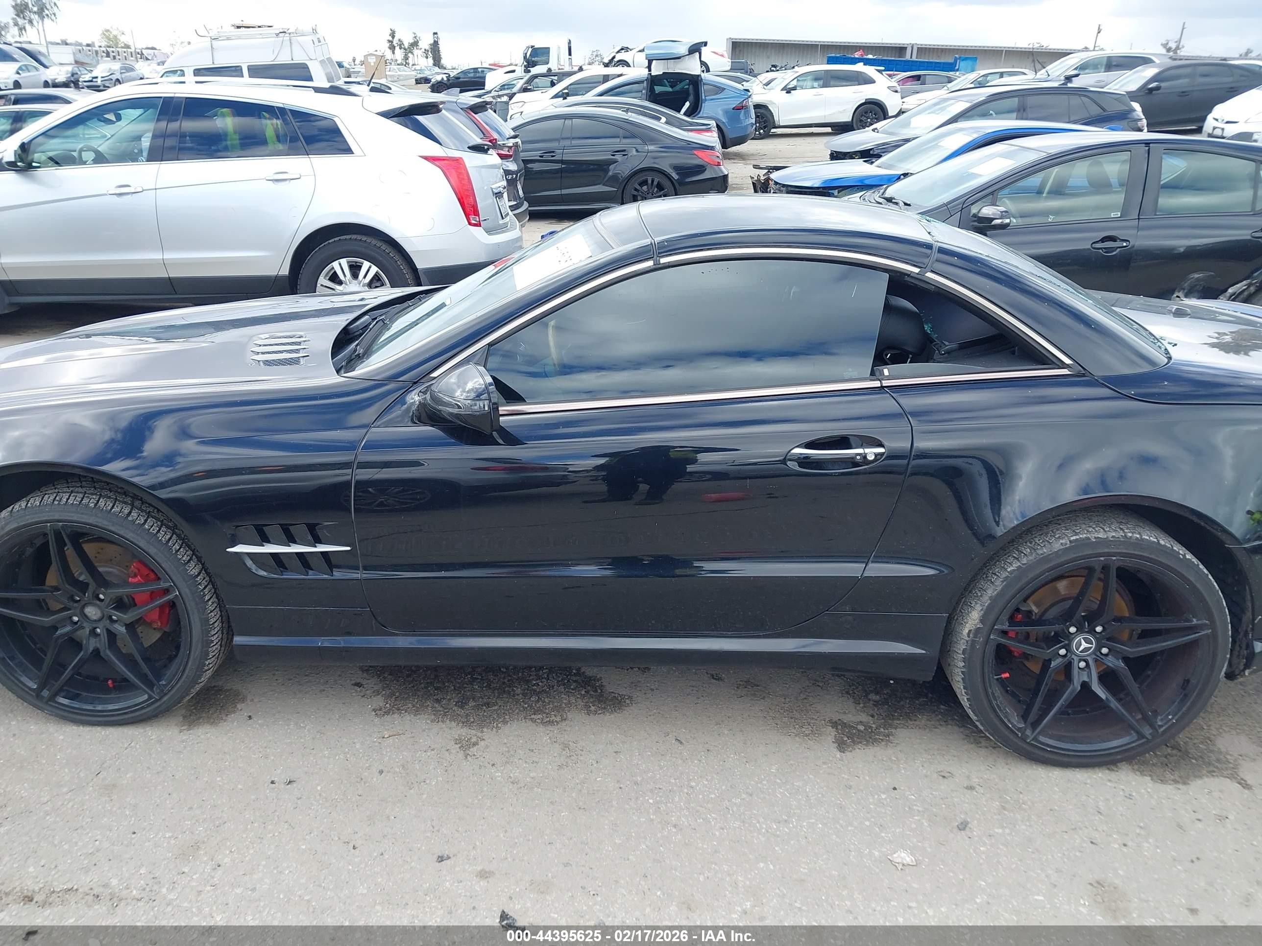 2009 Mercedes-benz Sl 550   Black vin: WDBSK71F49F142309