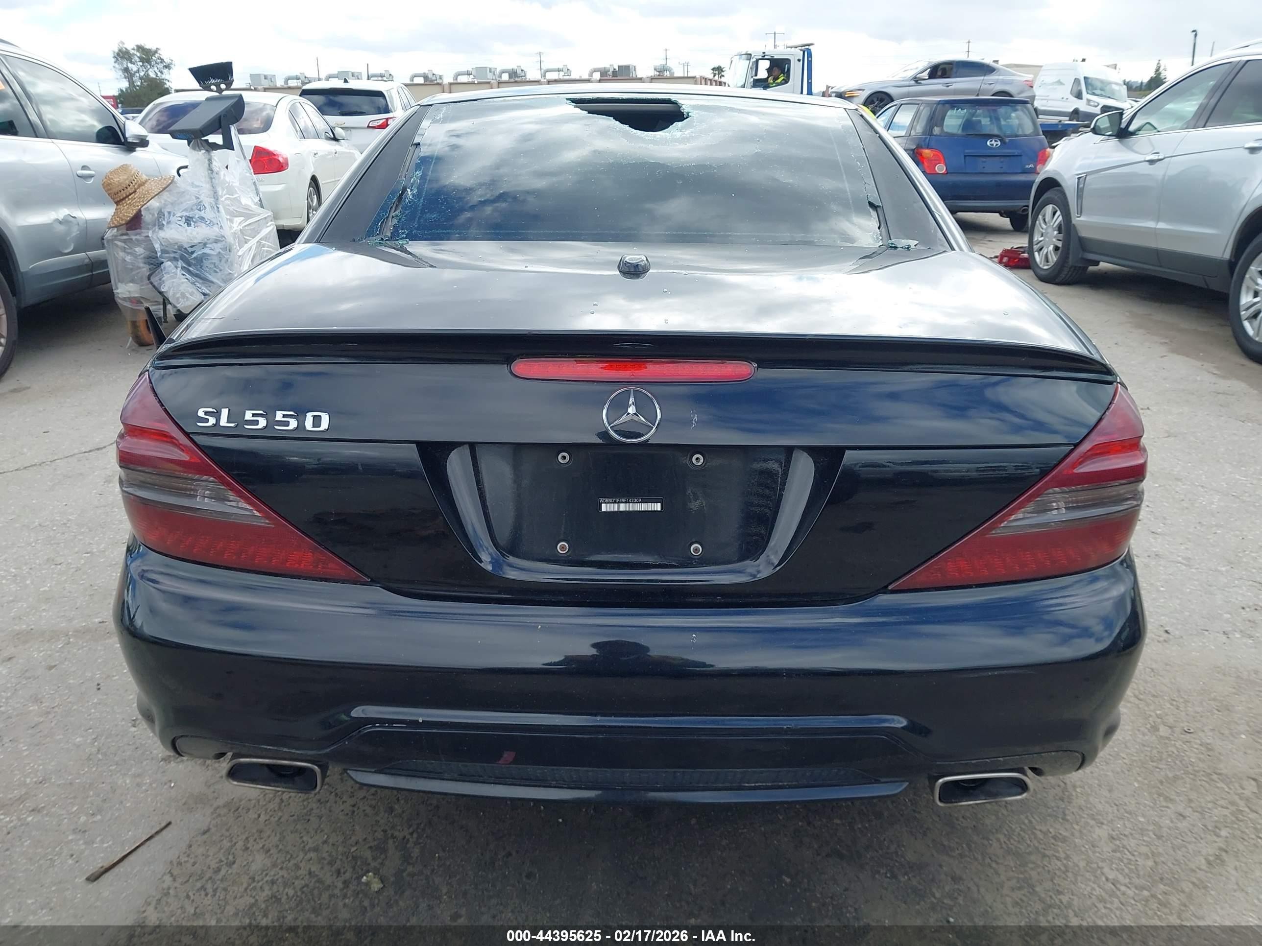 2009 Mercedes-benz Sl 550   Black vin: WDBSK71F49F142309