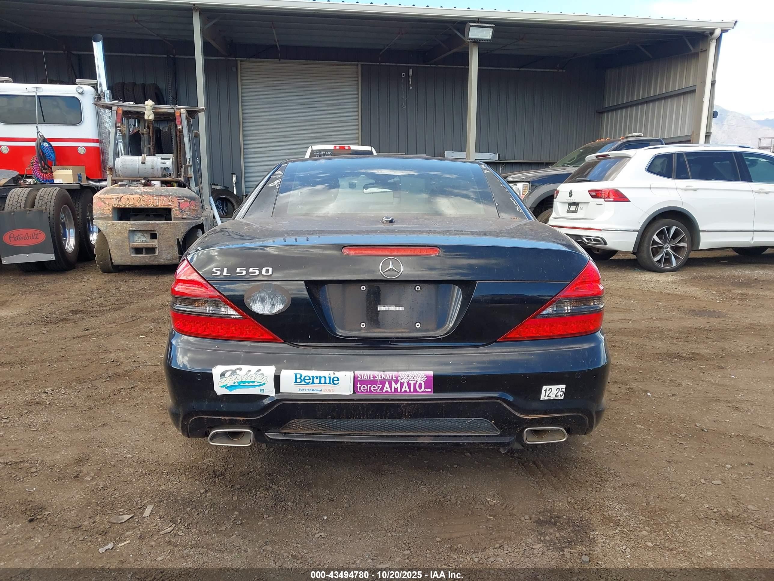 2009 Mercedes-benz Sl 550   Black vin: WDBSK71F49F152354