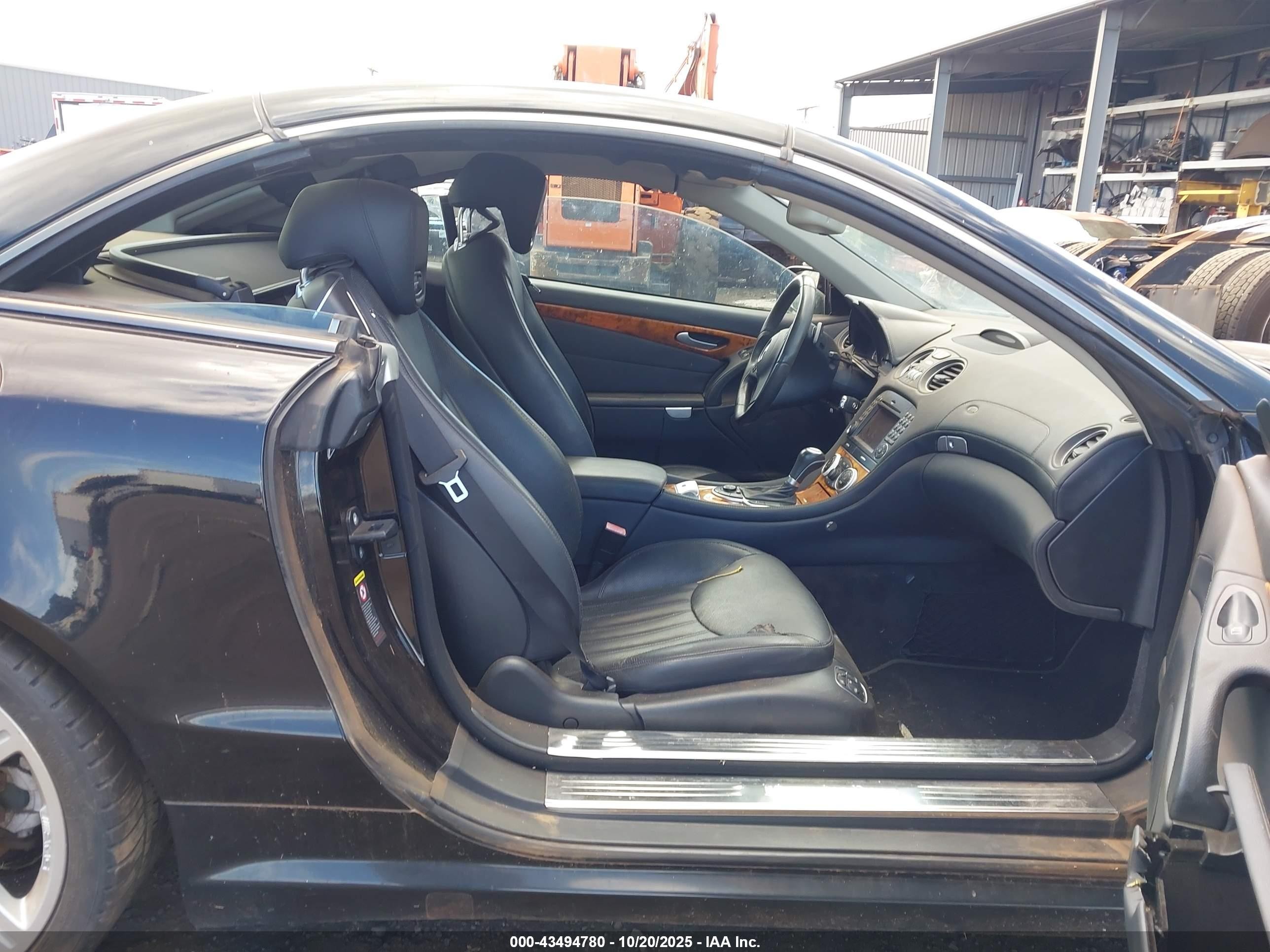 2009 Mercedes-benz Sl 550   Black vin: WDBSK71F49F152354