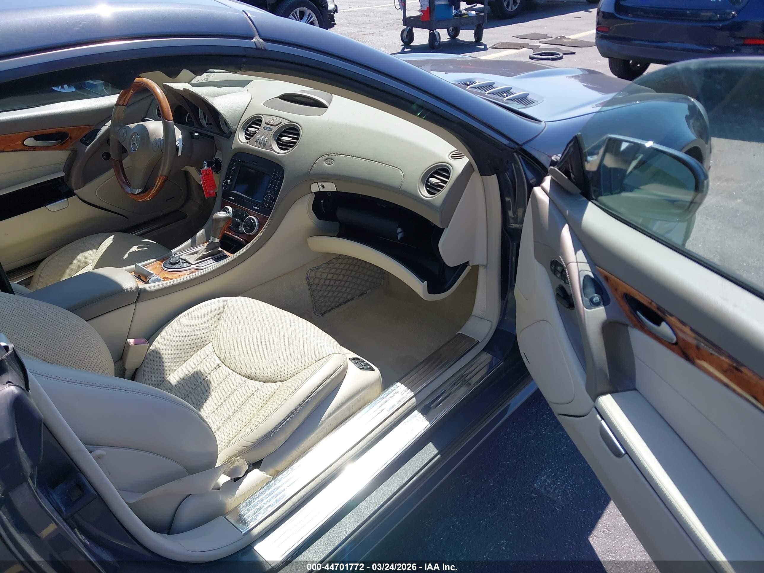 2009 Mercedes-benz Sl 550   Серый vin: WDBSK71F49F155044