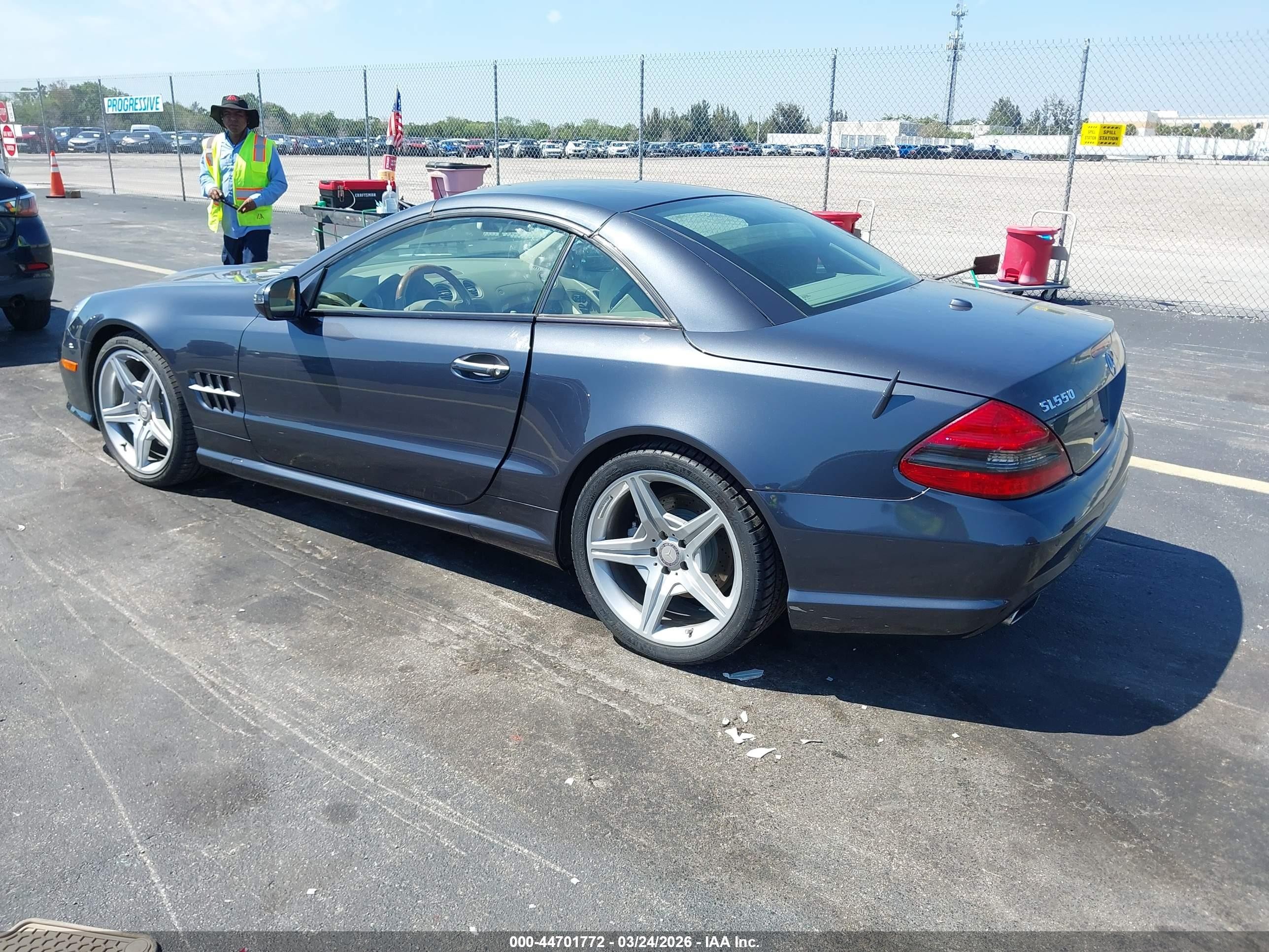 2009 Mercedes-benz Sl 550   Серый vin: WDBSK71F49F155044