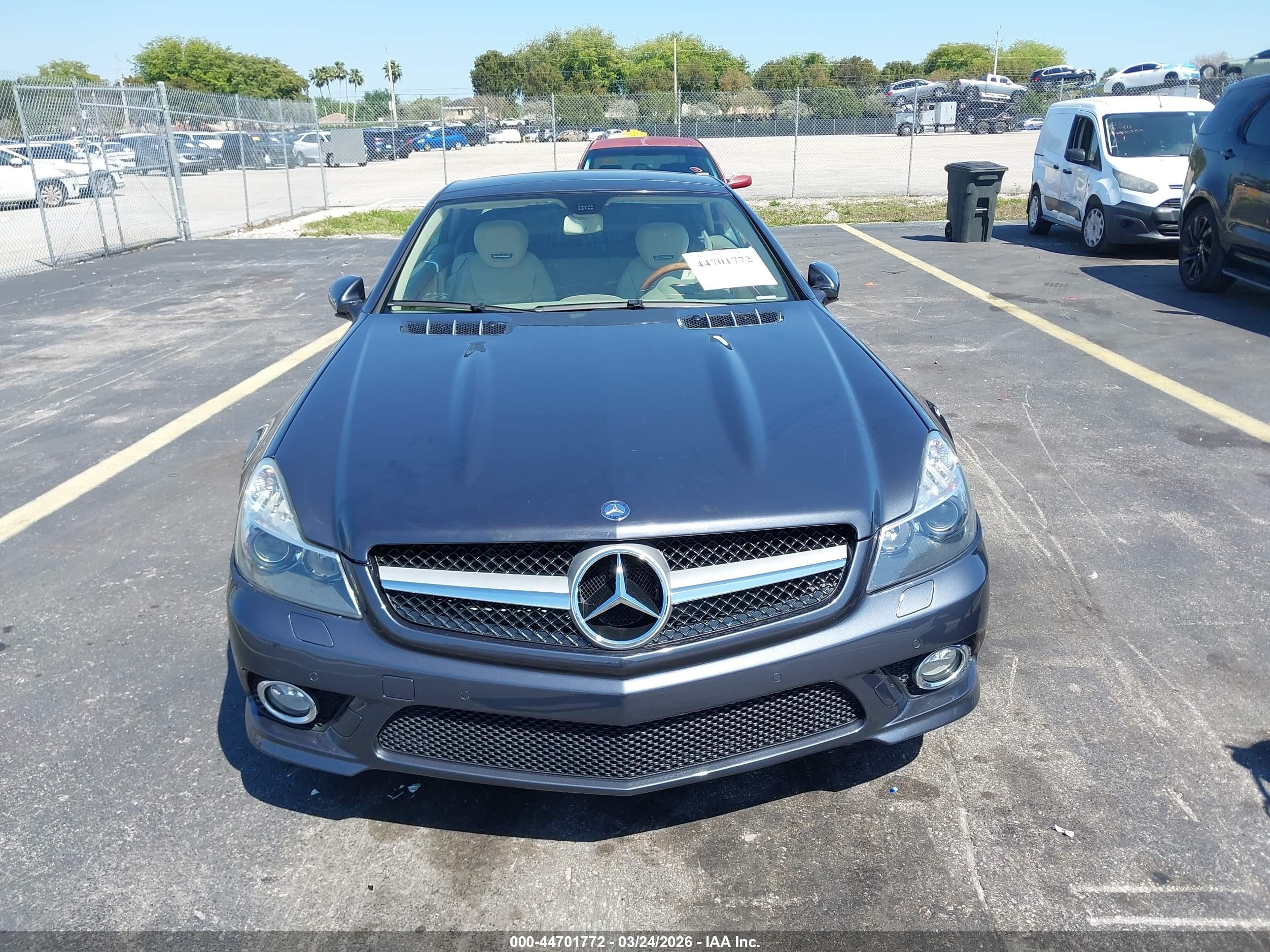 2009 Mercedes-benz Sl 550   Серый vin: WDBSK71F49F155044