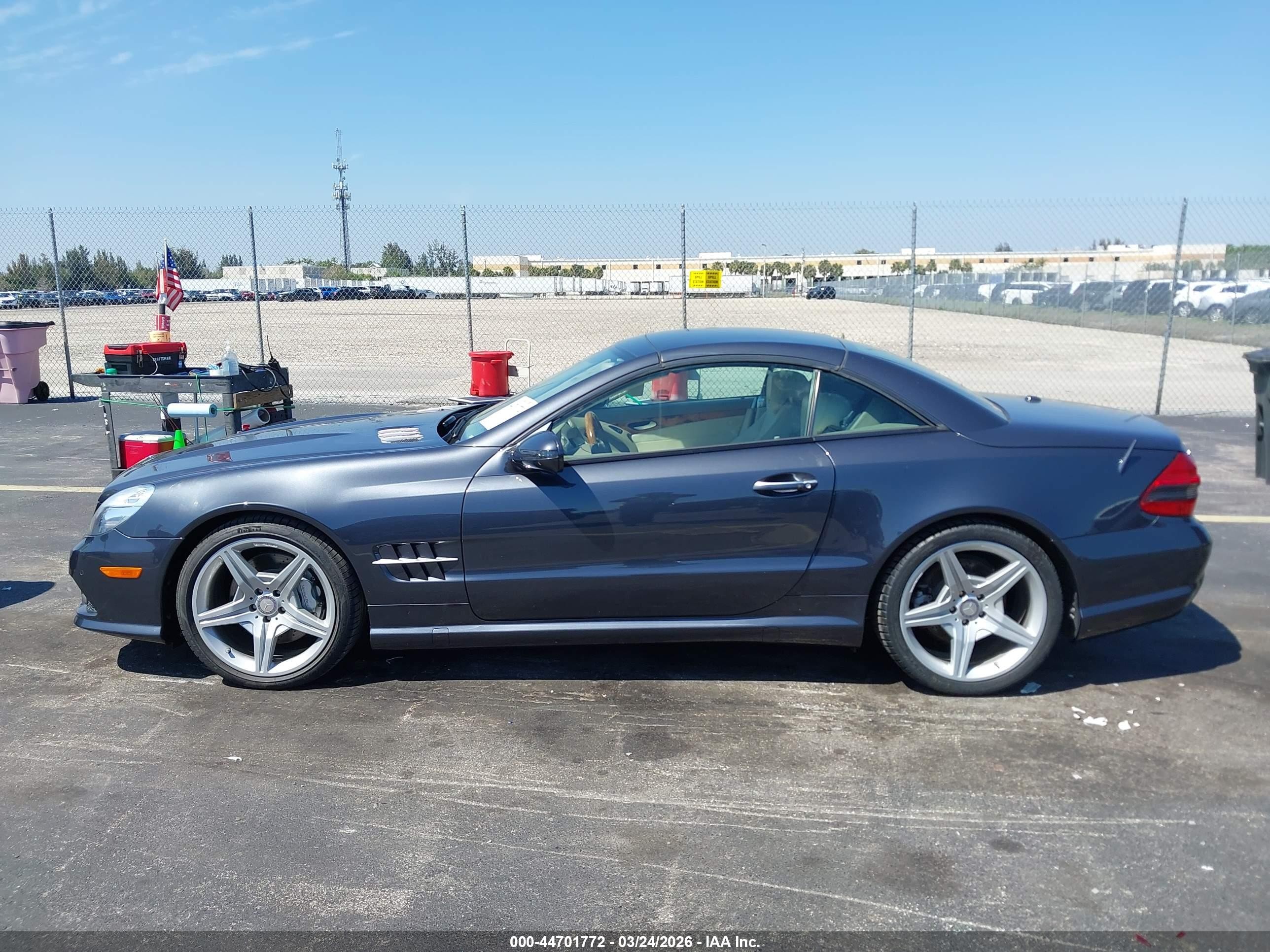 2009 Mercedes-benz Sl 550   Серый vin: WDBSK71F49F155044