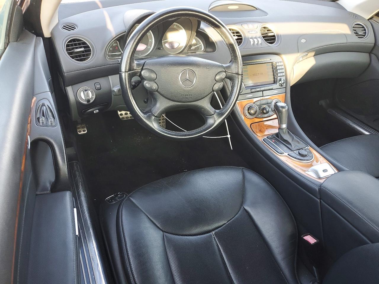 2007 Mercedes Benz Sl 550 Silver vin: WDBSK71F57F124527