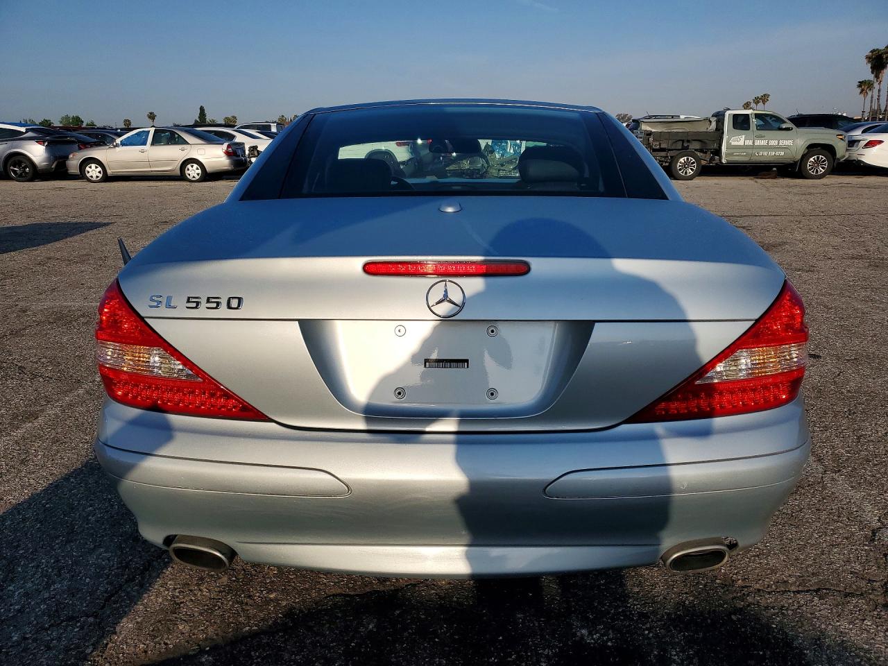 2007 Mercedes Benz Sl 550 Silver vin: WDBSK71F57F124527