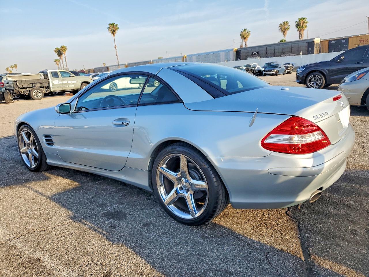 2007 Mercedes Benz Sl 550 Silver vin: WDBSK71F57F124527