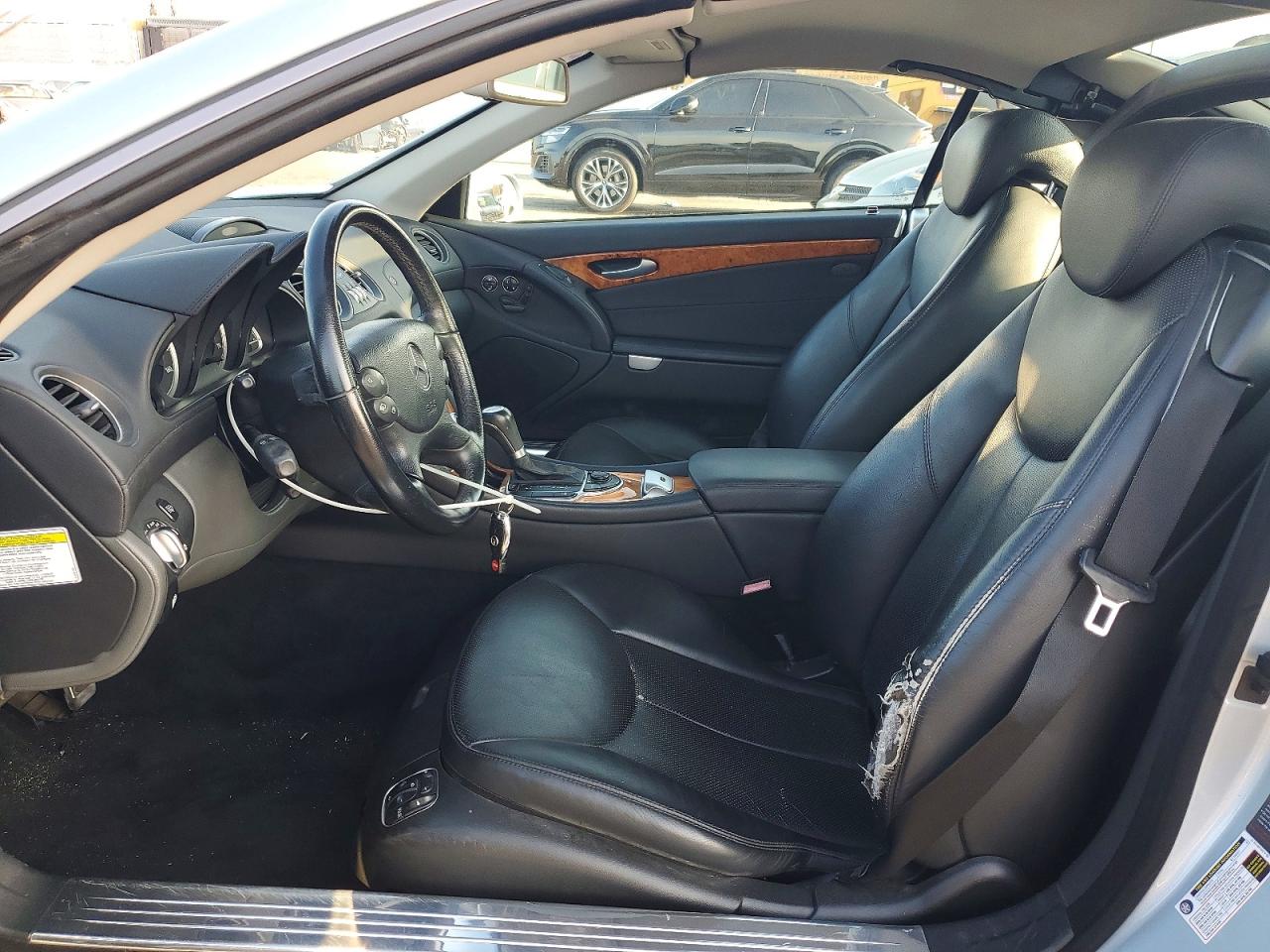 2007 Mercedes Benz Sl 550 Silver vin: WDBSK71F57F124527