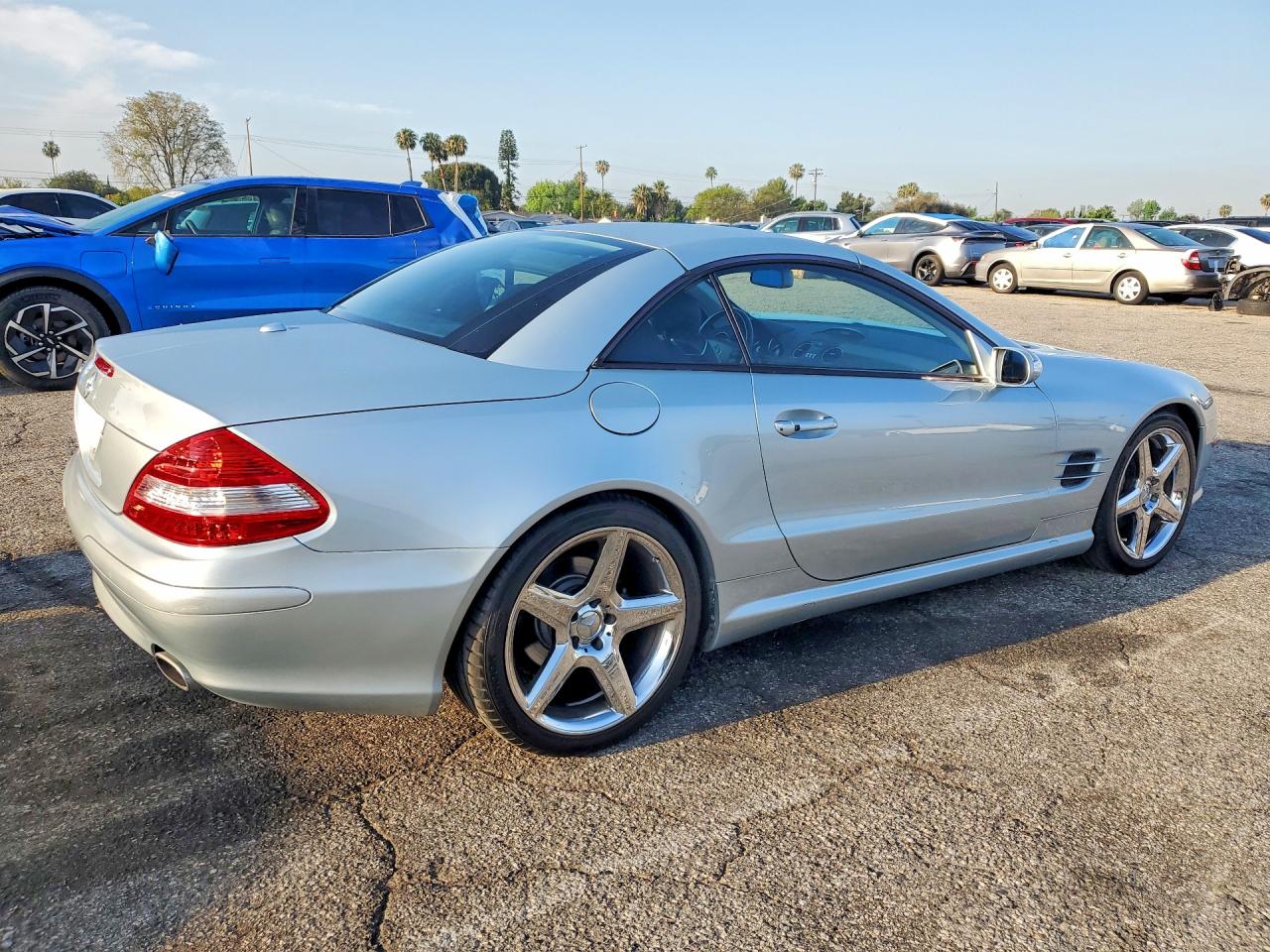 2007 Mercedes Benz Sl 550 Silver vin: WDBSK71F57F124527