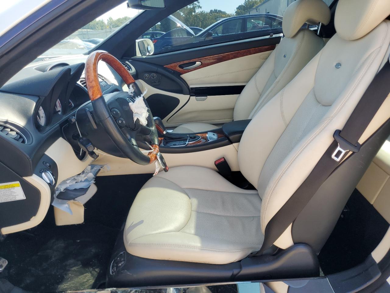 2007 Mercedes-benz Sl 550 White vin: WDBSK71F57F128755
