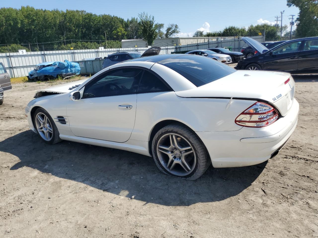 2007 Mercedes-benz Sl 550 White vin: WDBSK71F57F128755