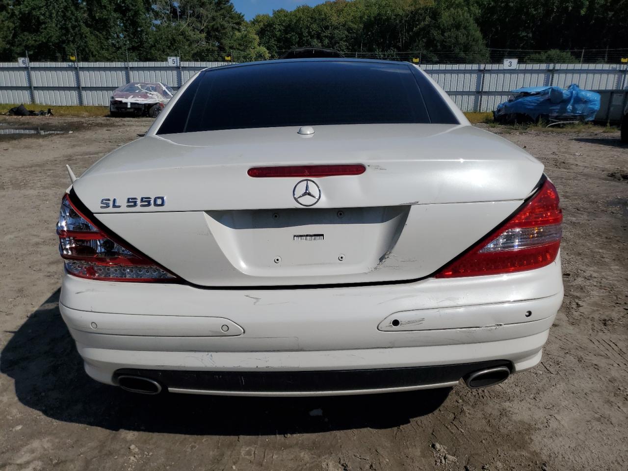 2007 Mercedes-benz Sl 550 White vin: WDBSK71F57F128755