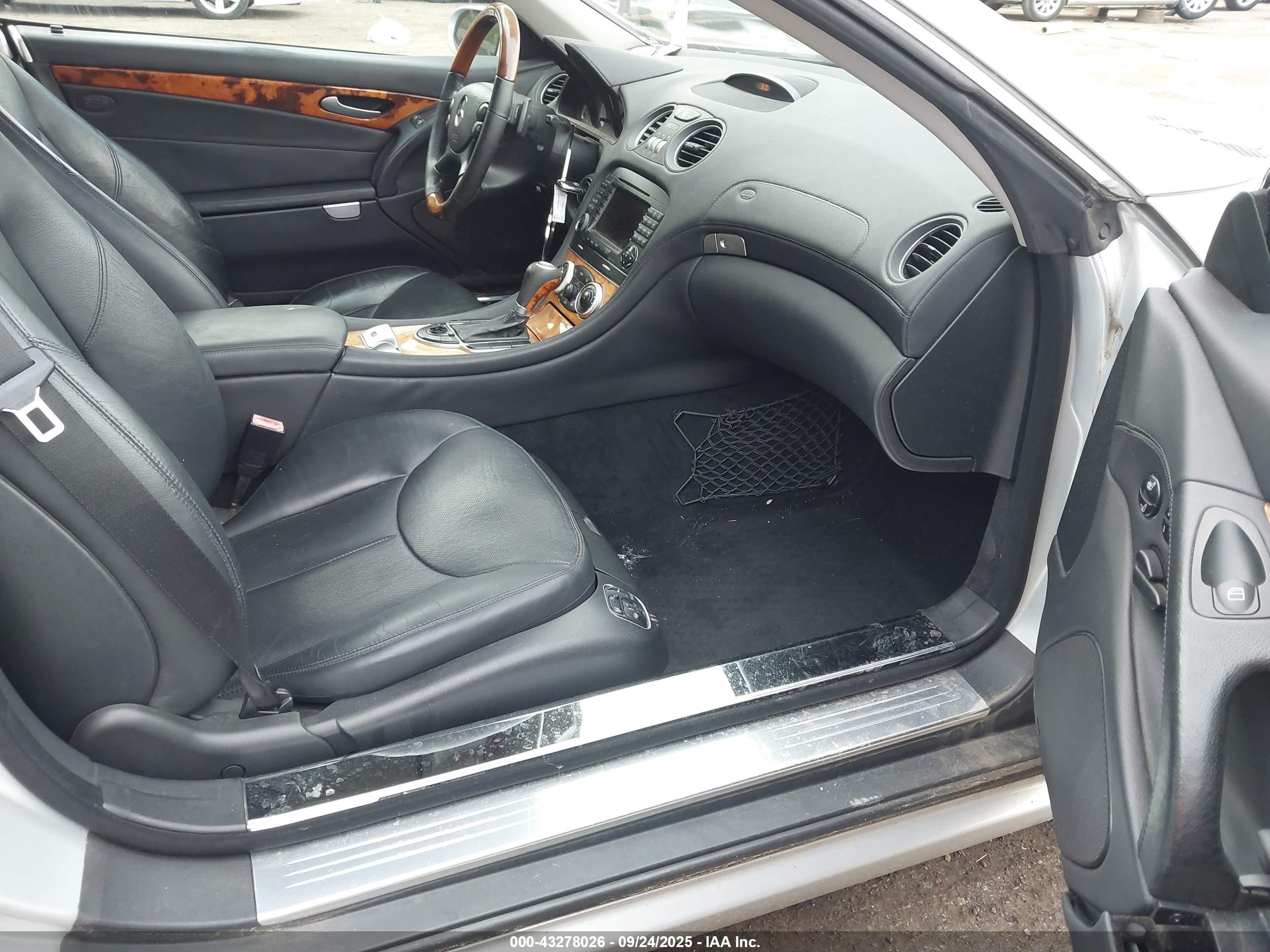 2007 Mercedes-benz Sl 550   Серебряный vin: WDBSK71F57F132319