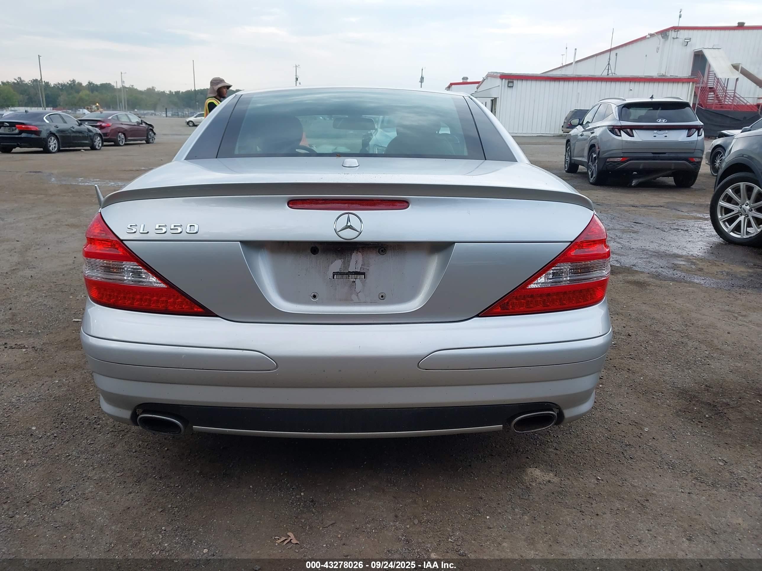 2007 Mercedes-benz Sl 550   Серебряный vin: WDBSK71F57F132319