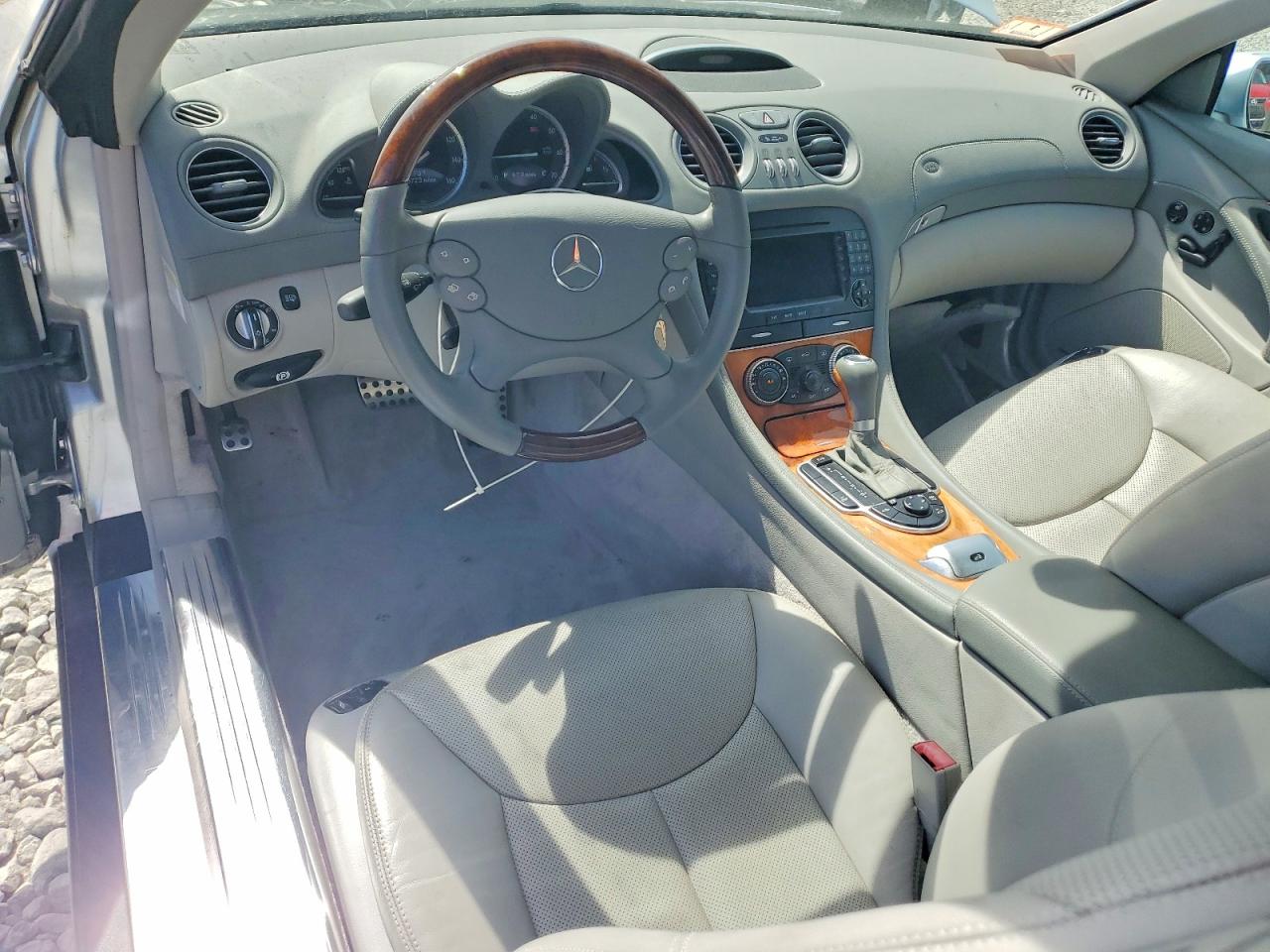 2007 Mercedes-benz Sl 550 Серебряный vin: WDBSK71F57F133826