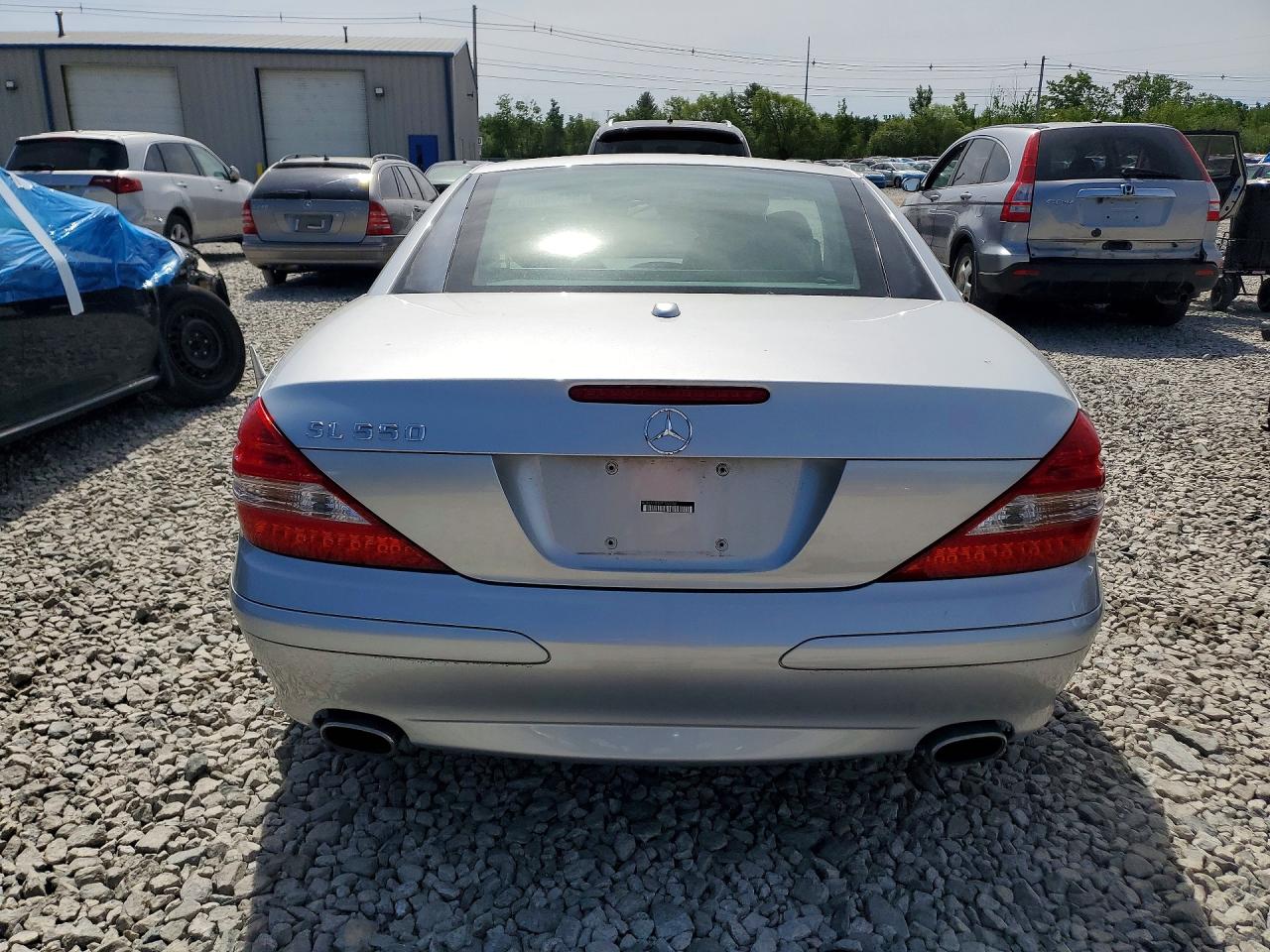 2007 Mercedes-benz Sl 550 Серебряный vin: WDBSK71F57F133826