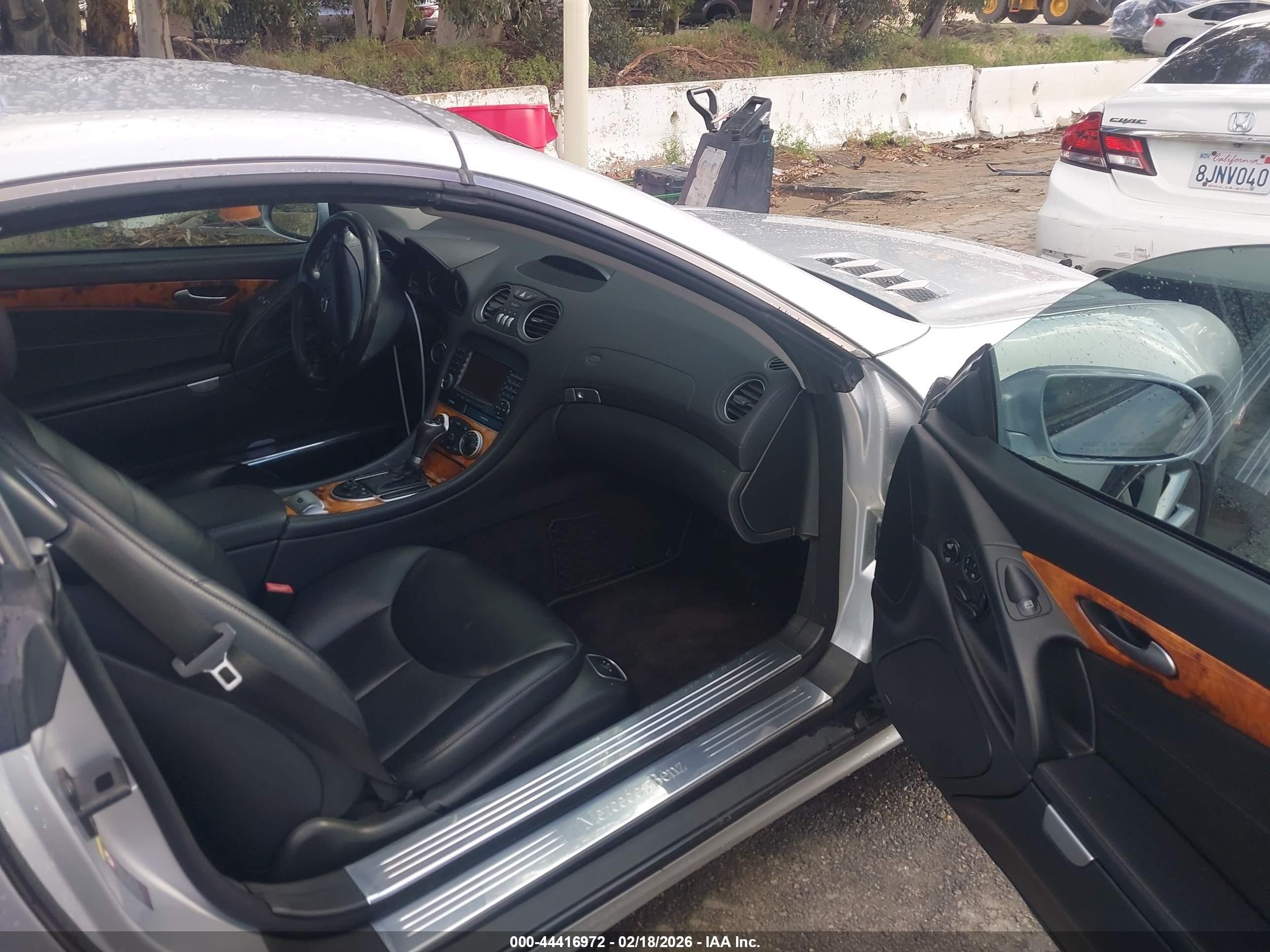 2008 Mercedes-benz Sl 550   Silver vin: WDBSK71F58F136212