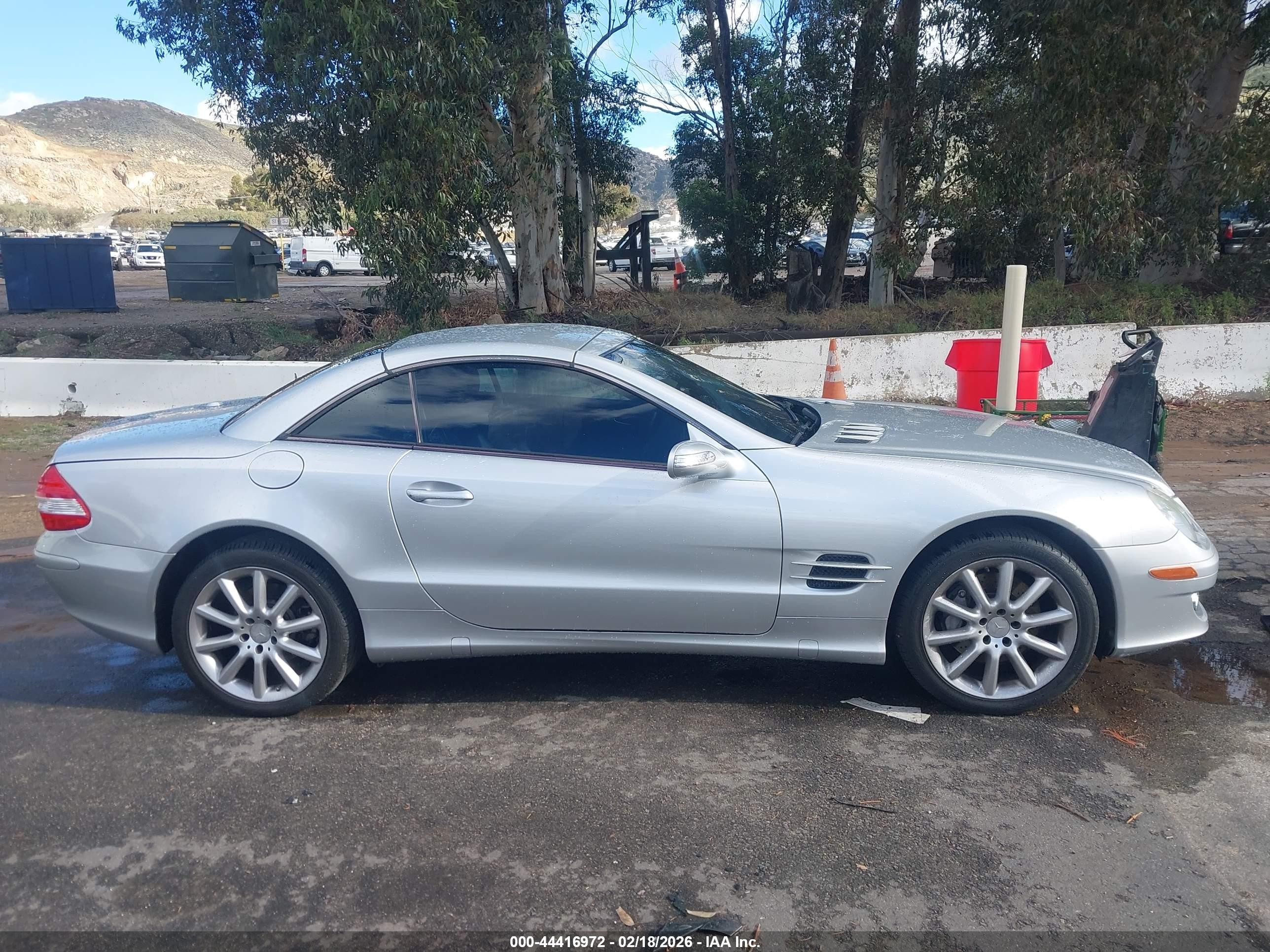 2008 Mercedes-benz Sl 550   Silver vin: WDBSK71F58F136212