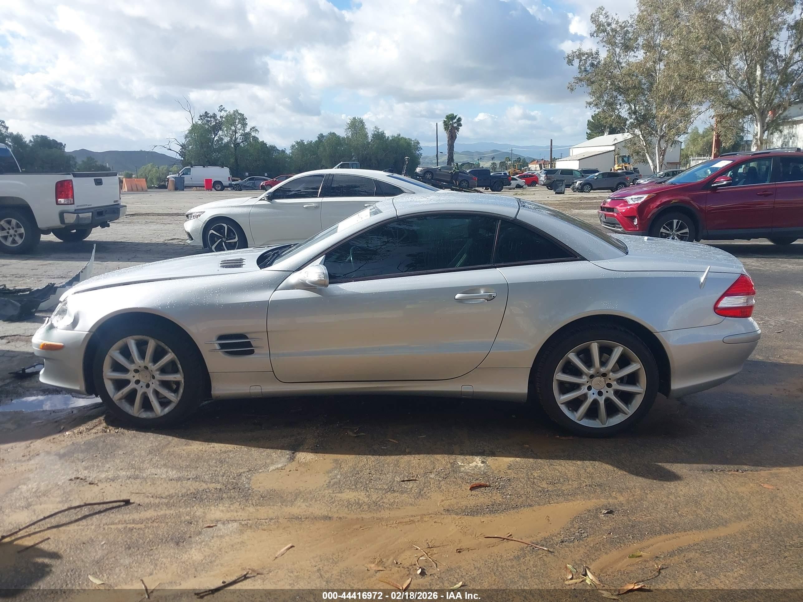 2008 Mercedes-benz Sl 550   Silver vin: WDBSK71F58F136212