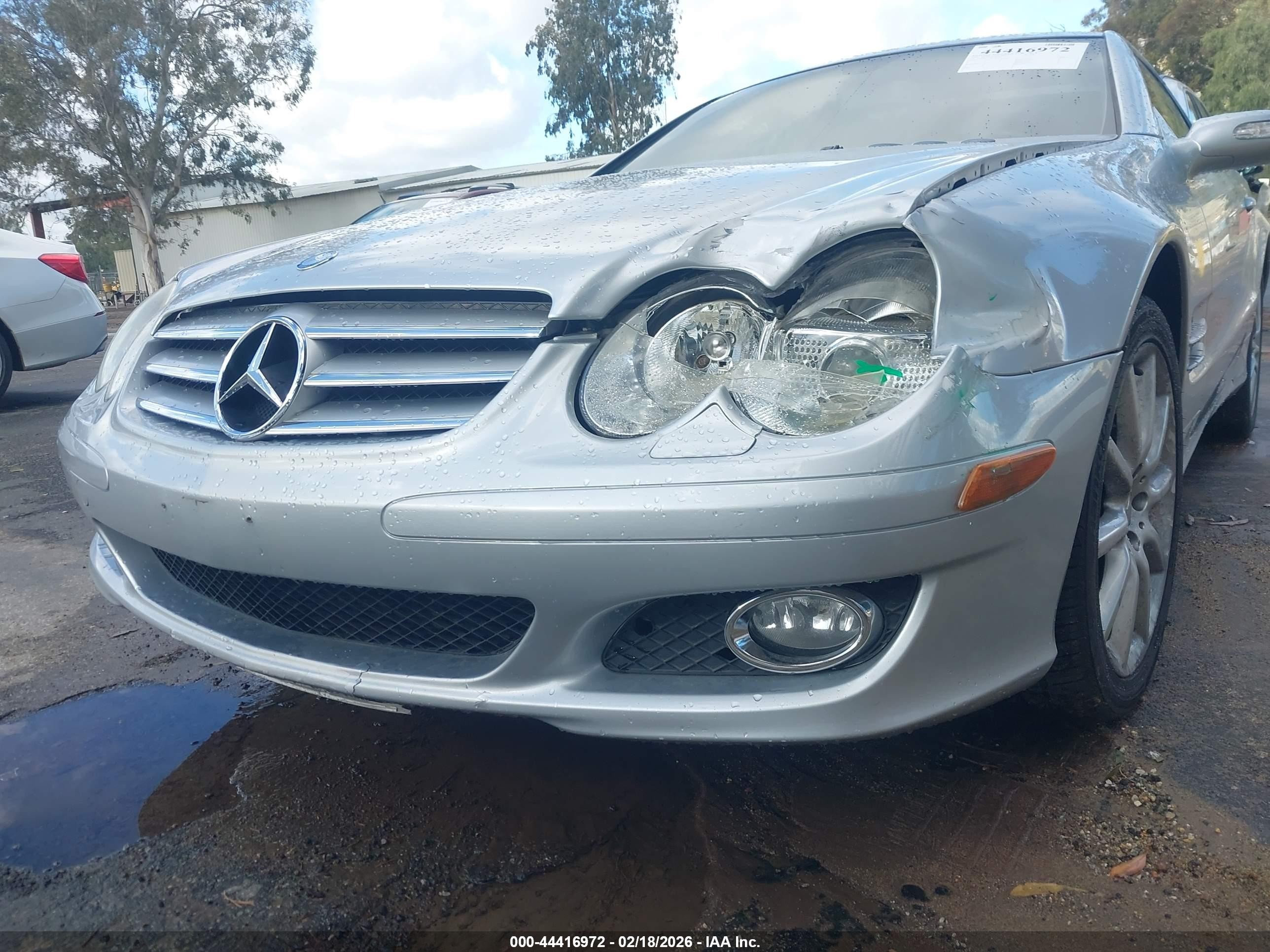 2008 Mercedes-benz Sl 550   Silver vin: WDBSK71F58F136212