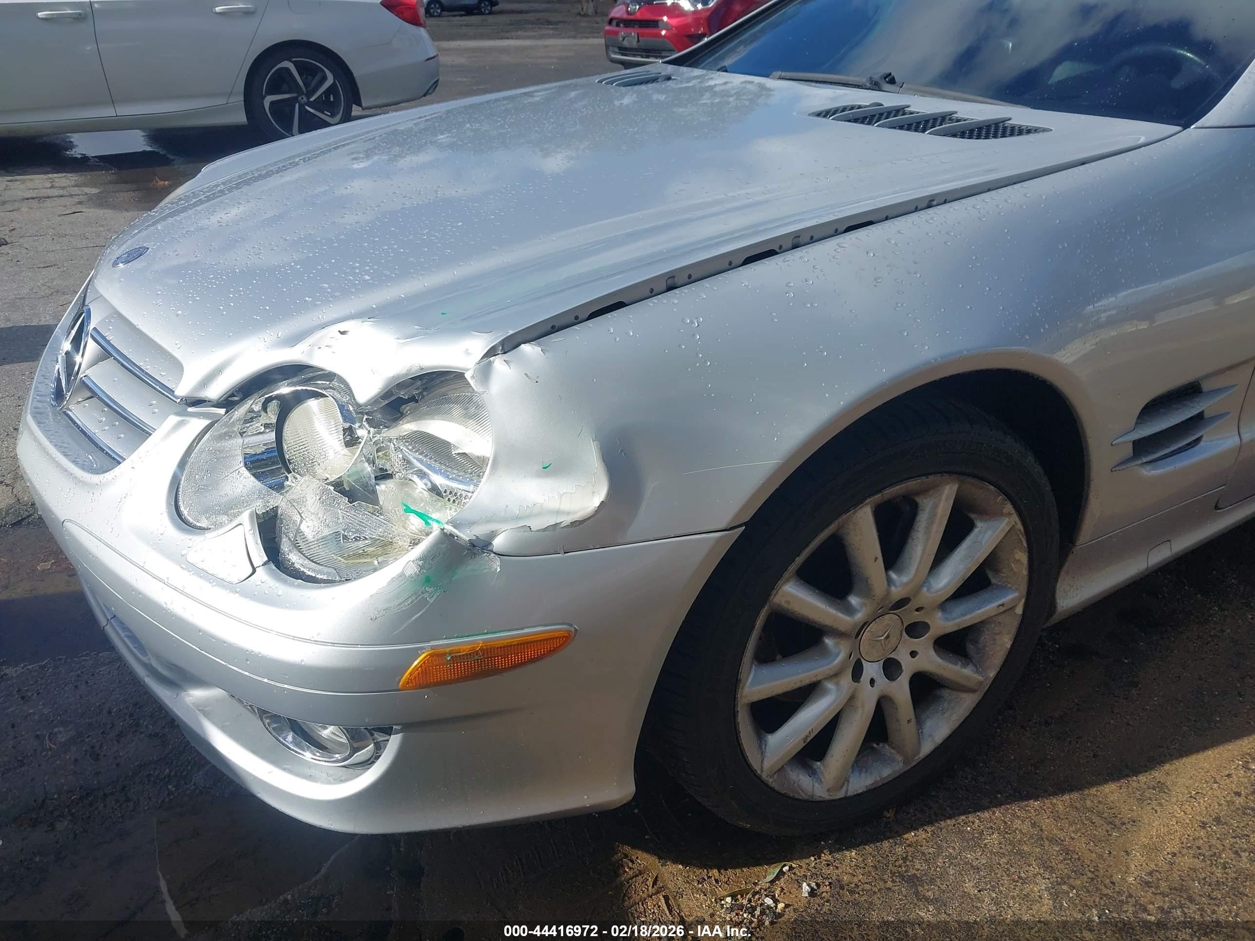 2008 Mercedes-benz Sl 550   Silver vin: WDBSK71F58F136212