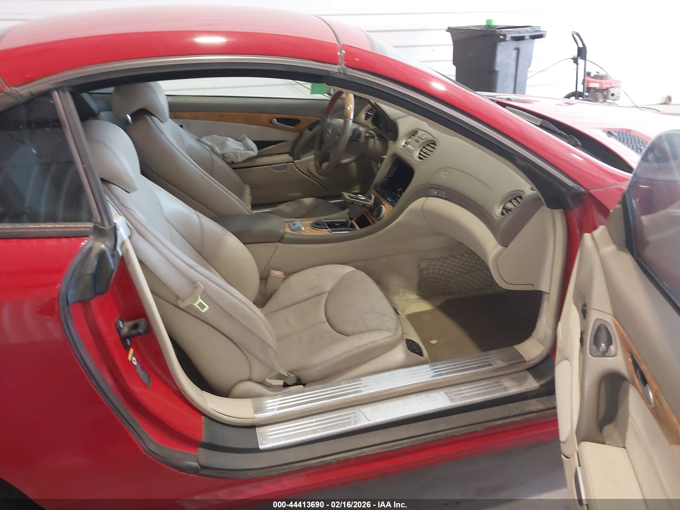 2008 Mercedes-benz Sl 550   Red vin: WDBSK71F58F139580