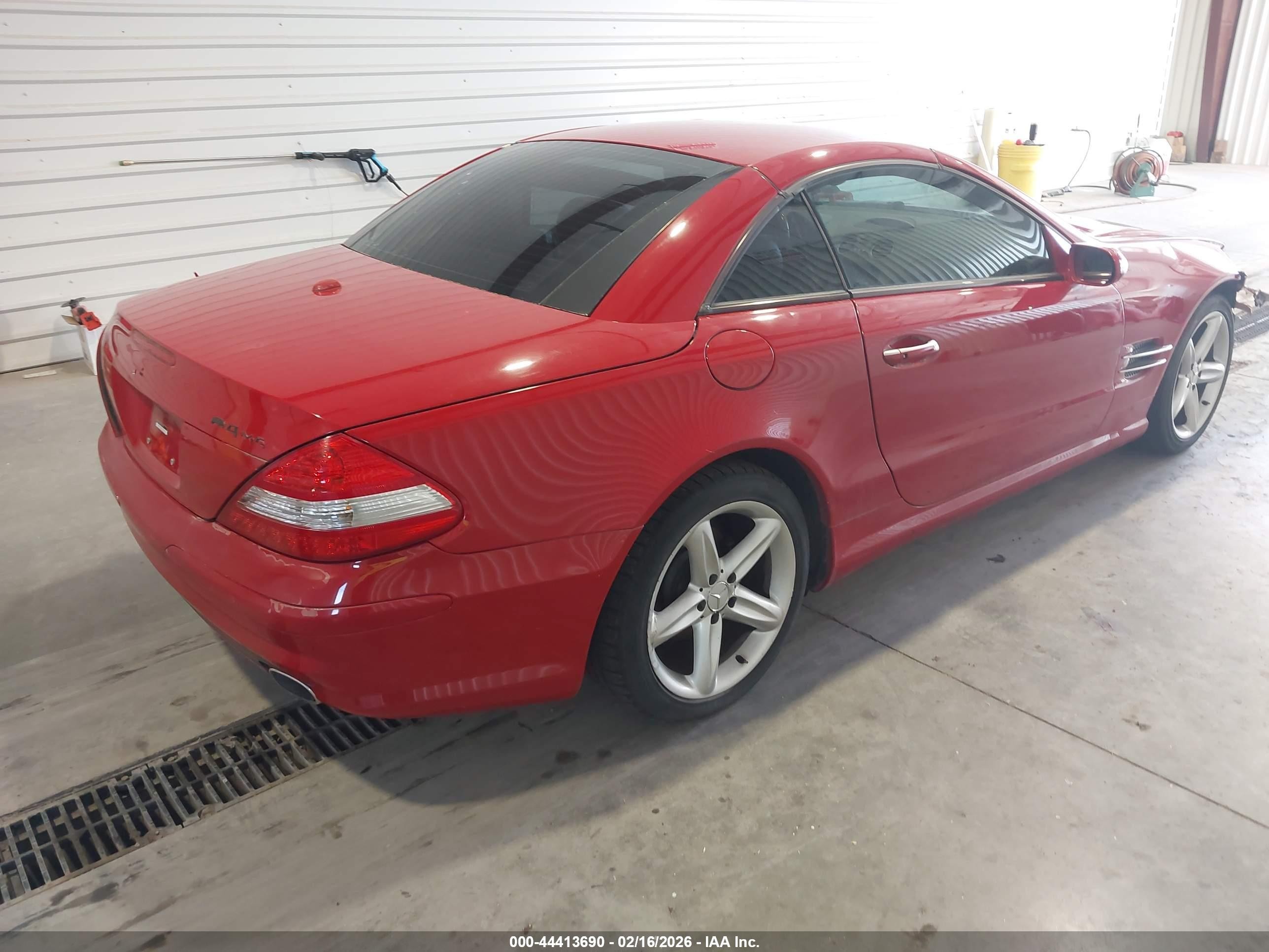 2008 Mercedes-benz Sl 550   Red vin: WDBSK71F58F139580