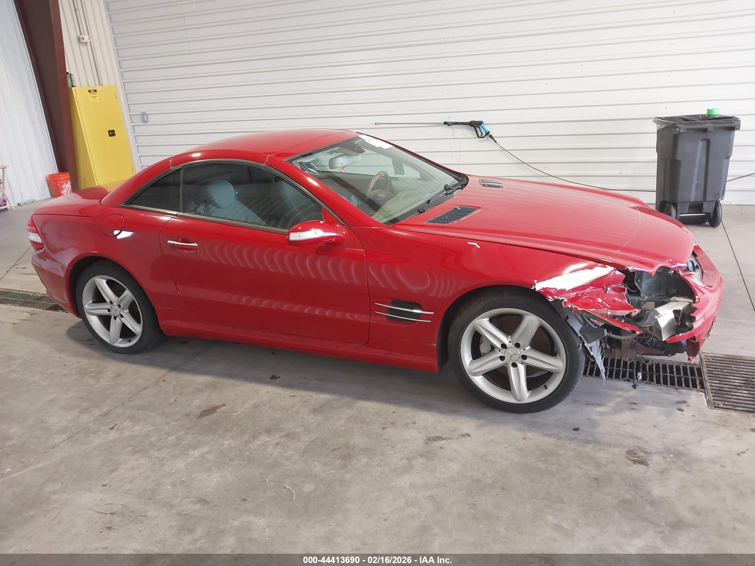 2008 Mercedes-benz Sl 550   Red vin: WDBSK71F58F139580